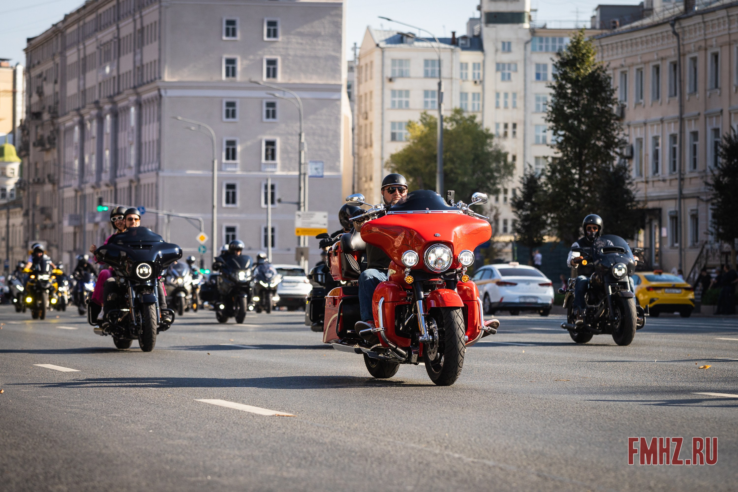 Закрытие Мотосезона 2023 на проспекте Академика Сахарова. Фотограф Владимир Охрименко