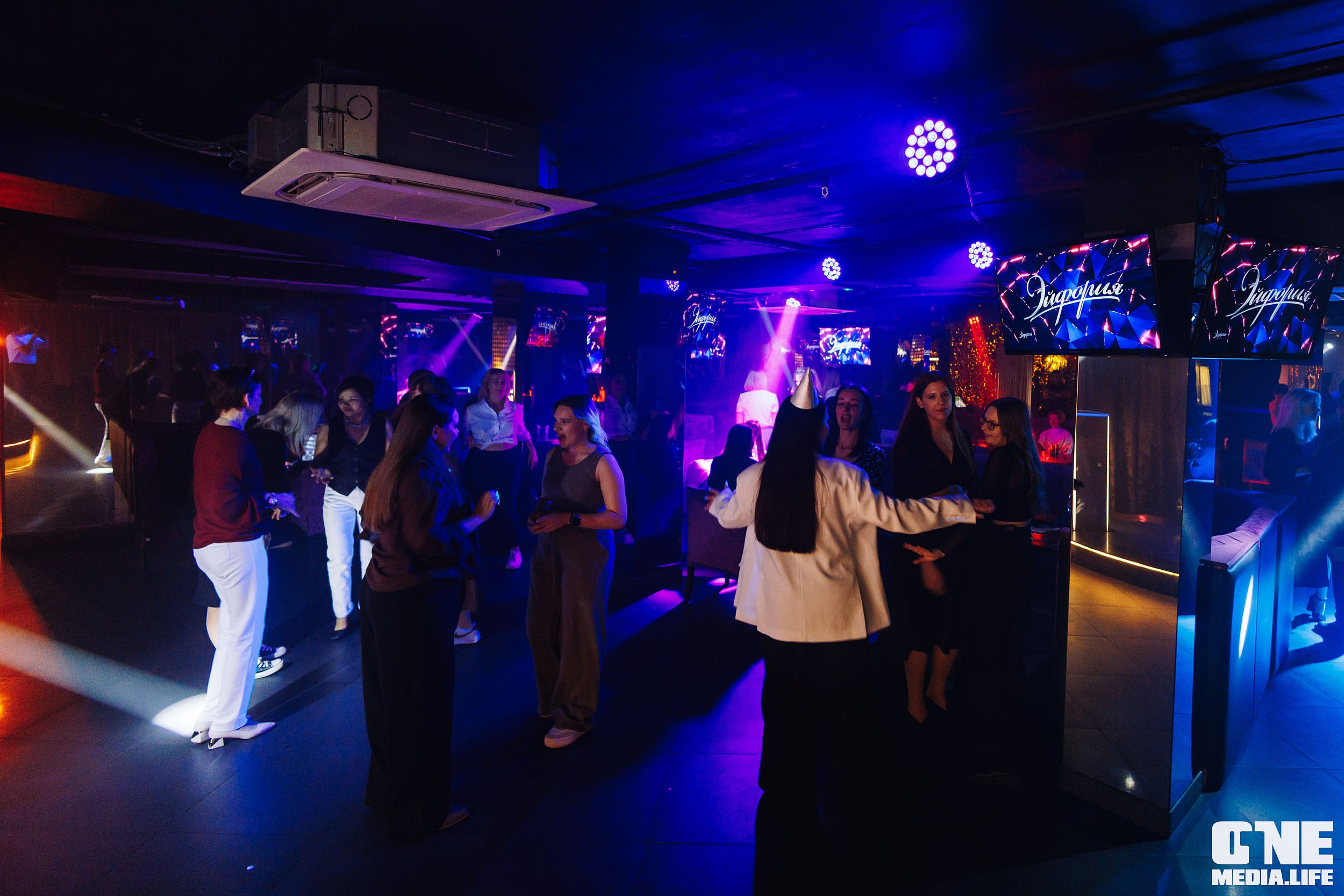 Фоторепортаж из караоке-клуба Эйфория. One Media Life: фоторепортажи, фотоотчеты с мероприятий и заведений