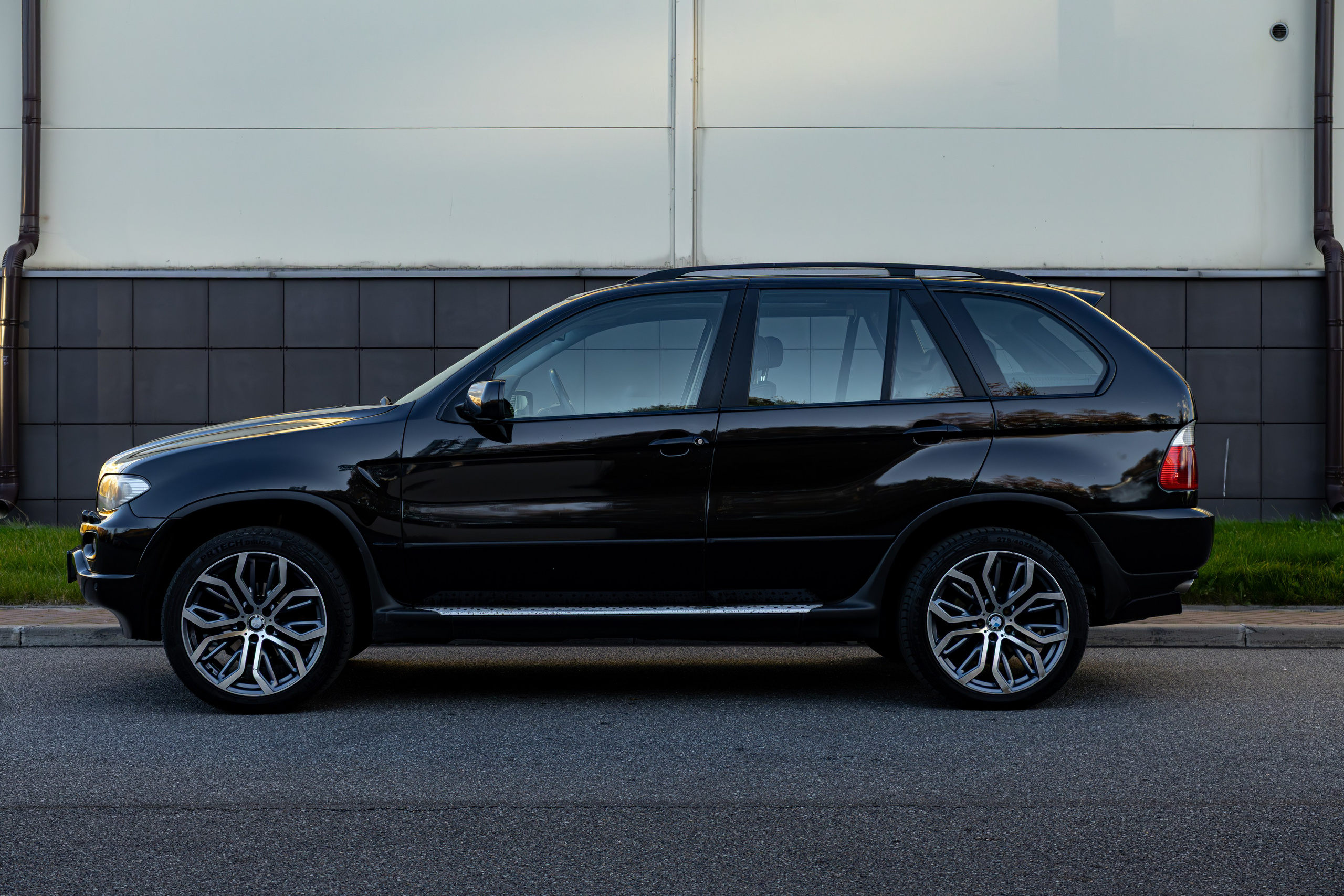 BMW X5. Photo-nk