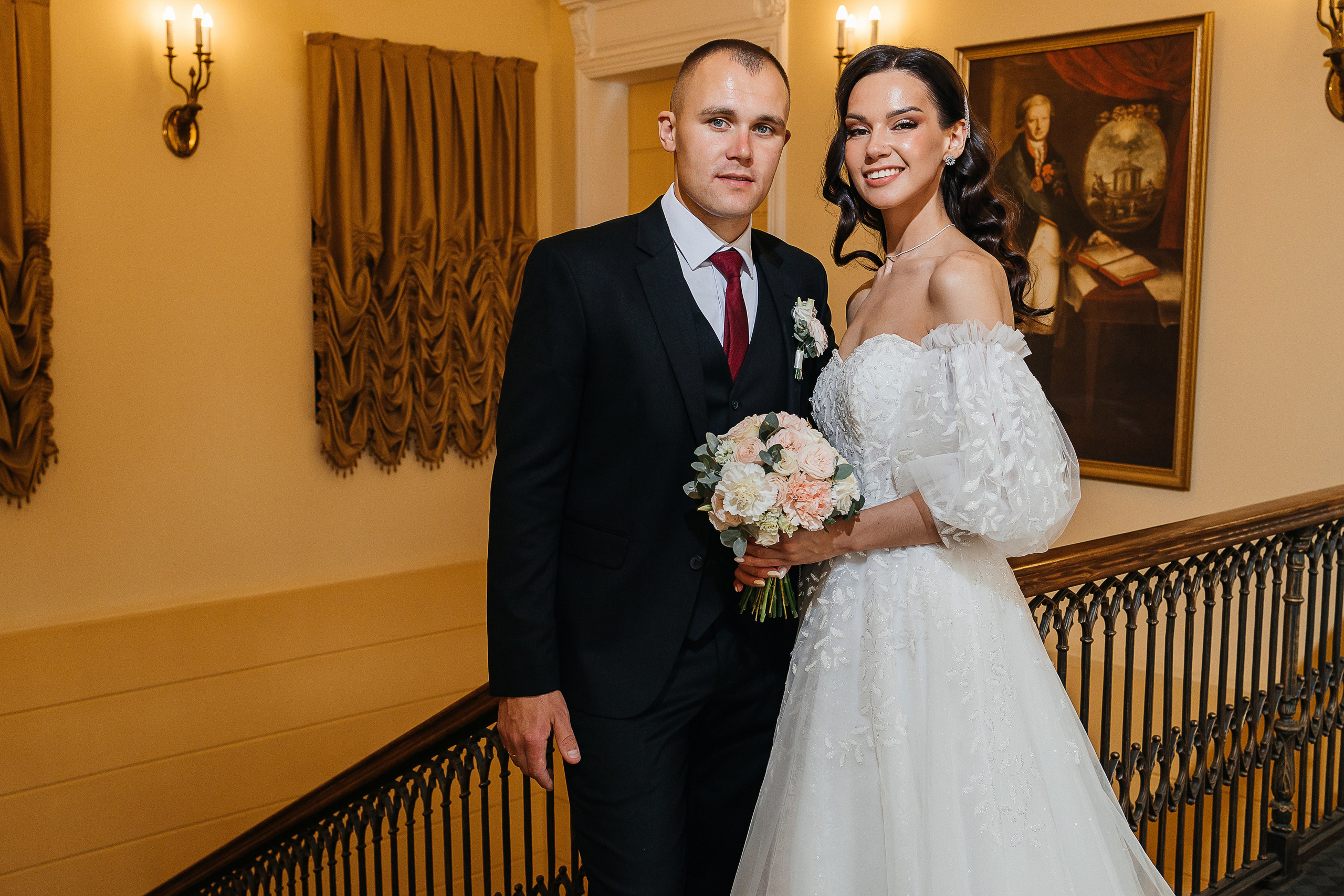 Волшебное утро невесты в номере отеля. Олег Сверчков | Свадебный фотограф Вологда