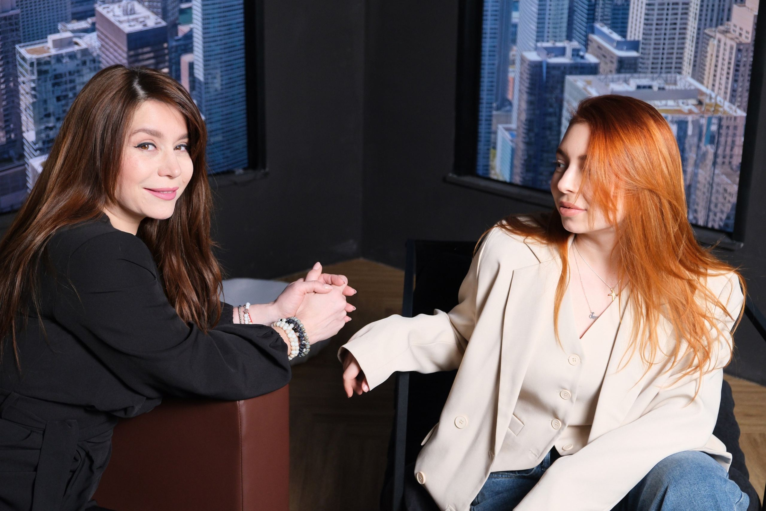 Мама и взрослая дочь. Фотограф на камеру и мобильная съемка в Казани Лидия