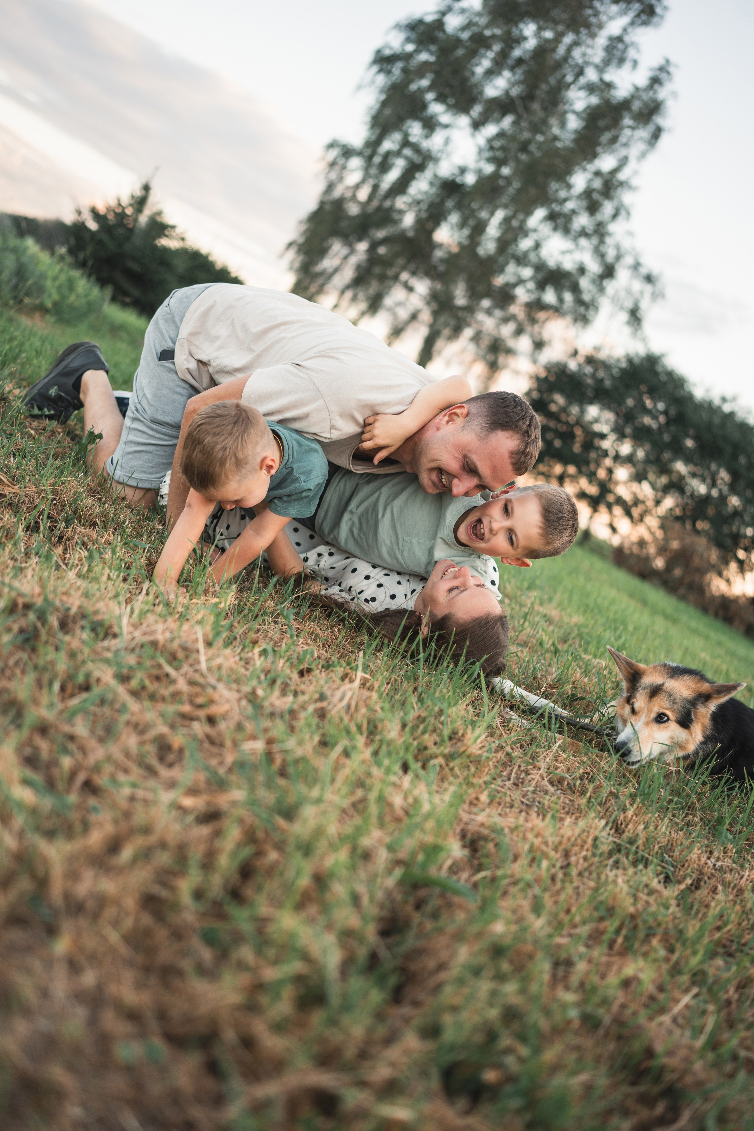 СЪЕМКА НА УЧАСТКЕ. Семья Юлии. Фотограф Марта Козел. Гродно, Беларусь