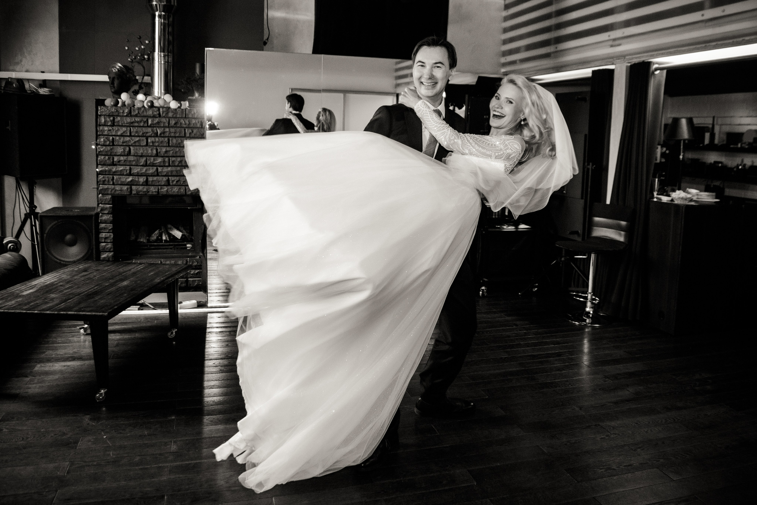 Свадебная фотосессия на ВДНХ. Свадебный и семейный фотограф в Москве и Подмосковье Лариса Козлова