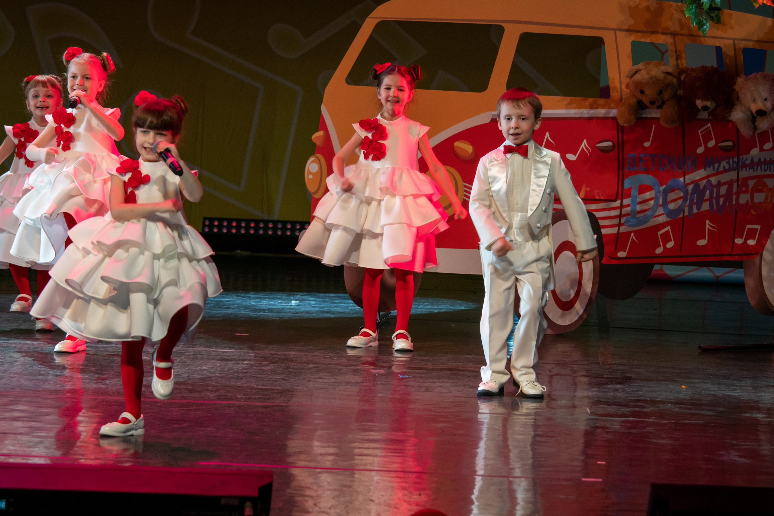 Съёмка концерта для Домисольки, большой концертный зал Космос. «Студия DRONAVT`s» — видеосъёмка и фотография г. Москва