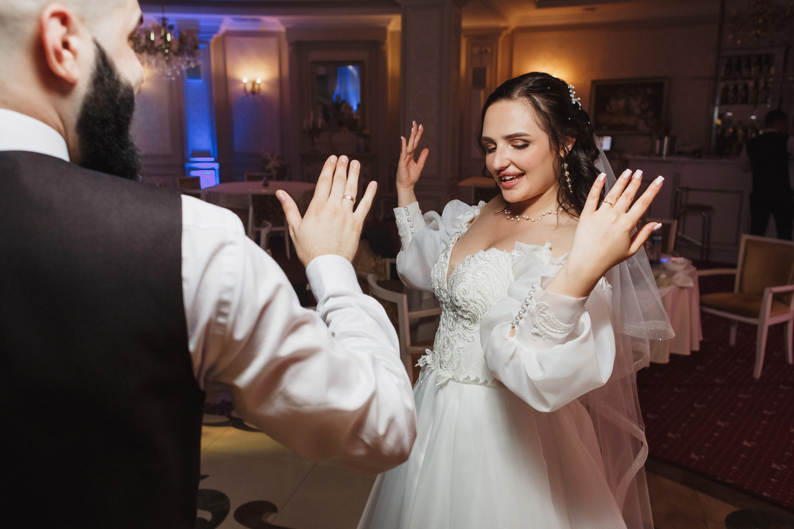 Фотограф в Таганроге летняя свадьба: Романтическая свадебная прогулка. Свадебный и семейный фотограф в Таганроге Бакарюк Антон