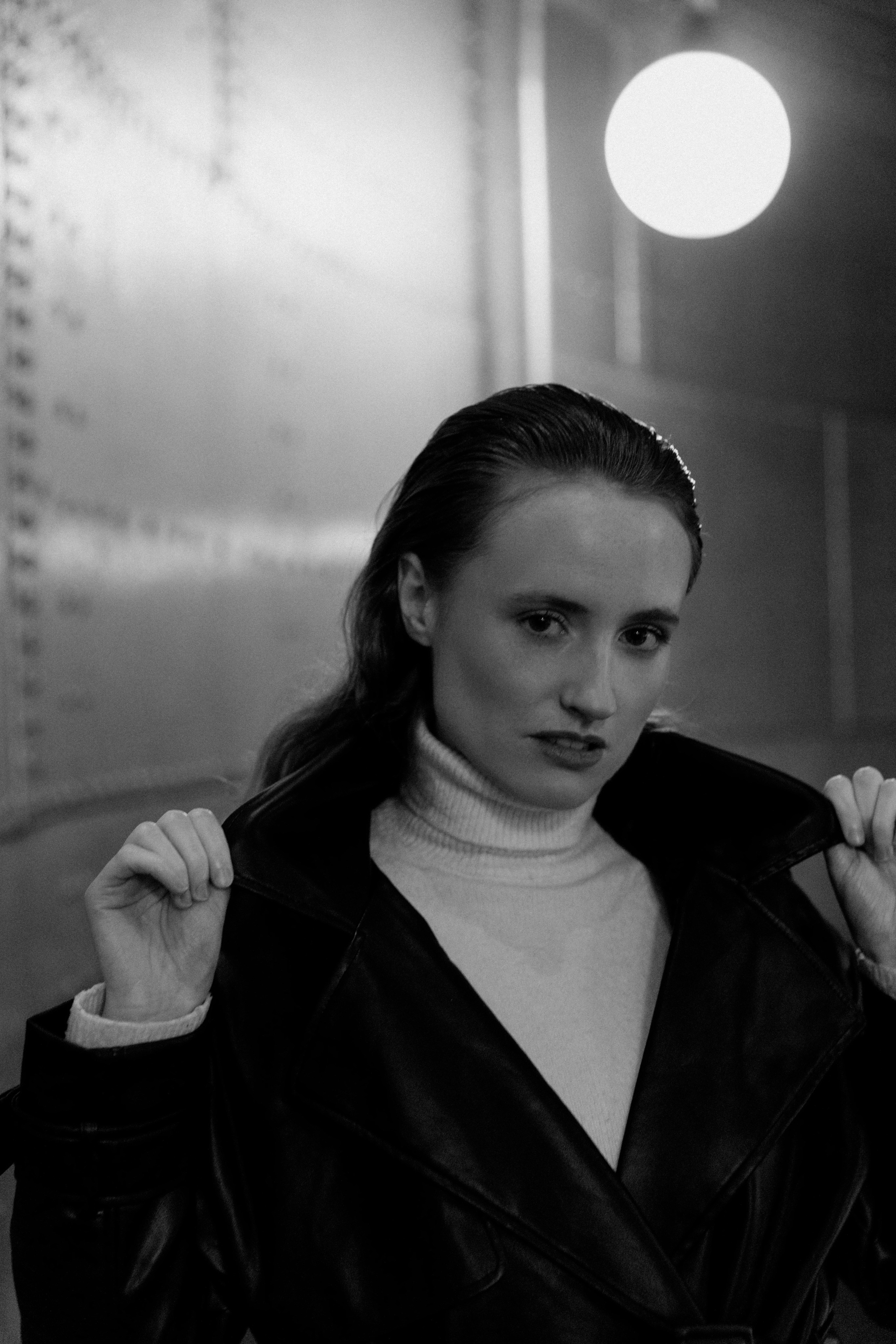 Femme fatale. Photographer in Paris