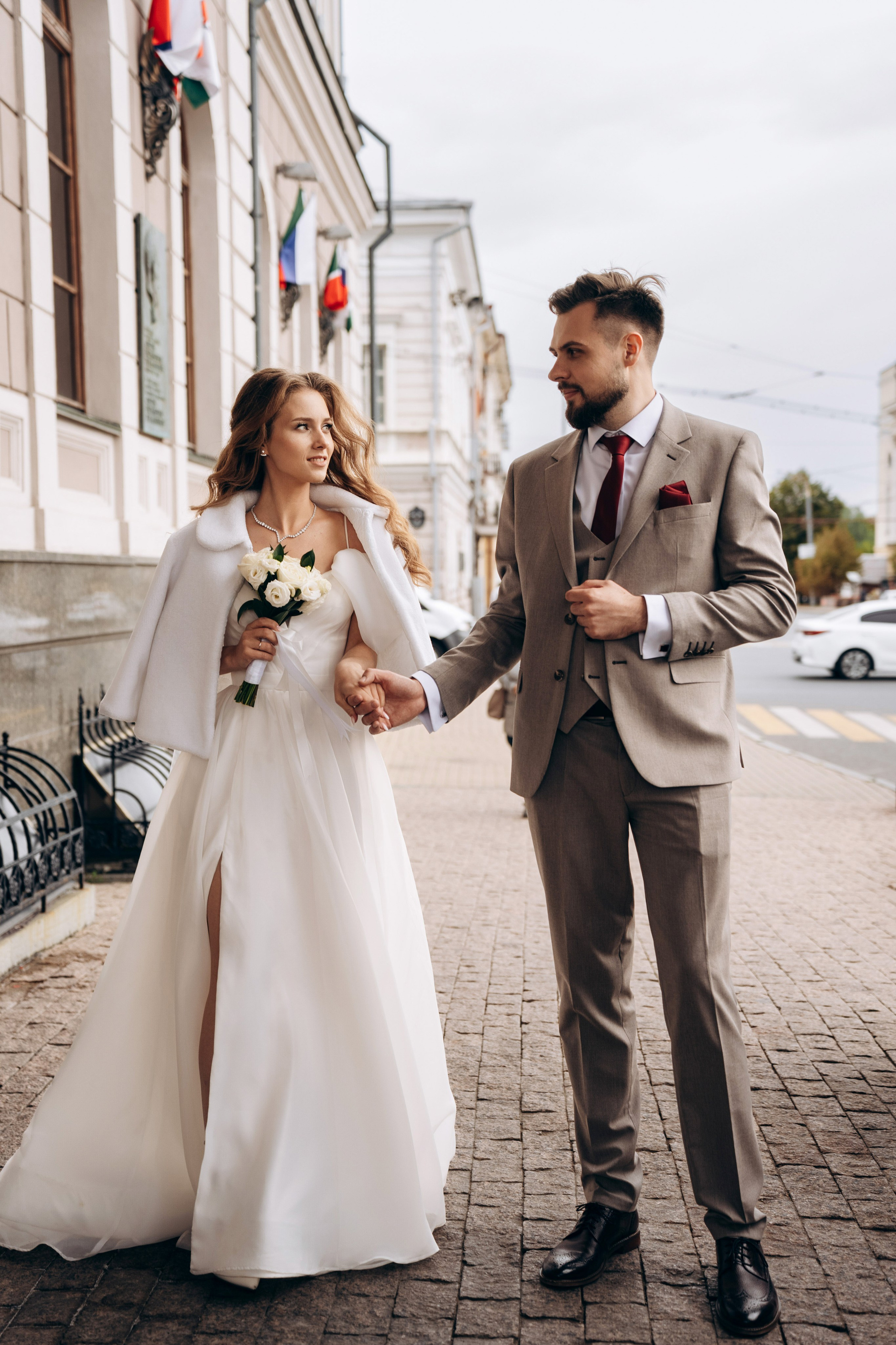 идея для зимней свадебной фотосессии, зимний образ на свадьбу, свадебный фотограф Казань