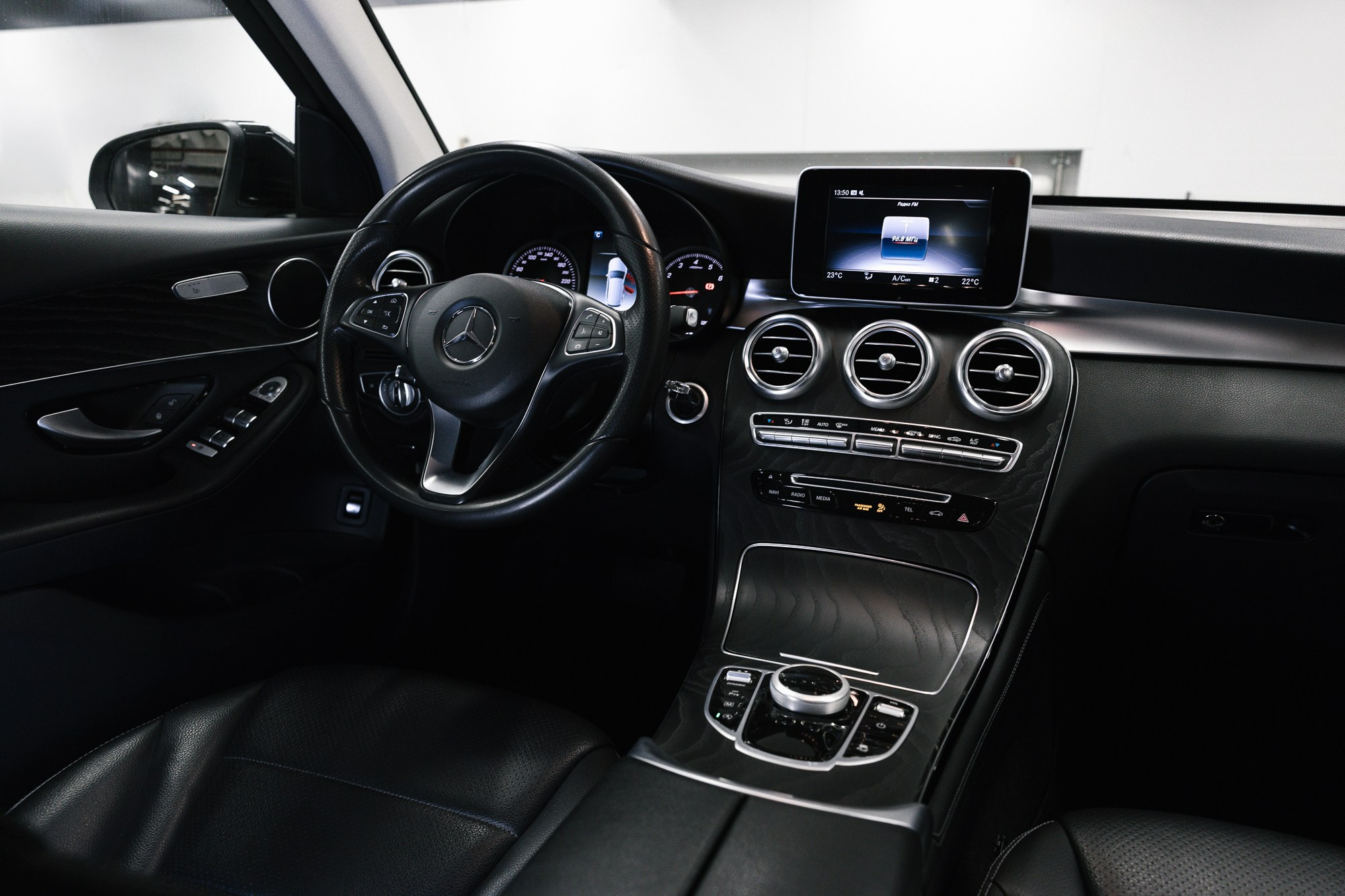 Mercedes-Benz GLC 250 2.0 4MATIC 9G-Tronic (211 л. с.). Автосалон «Х-Авто»