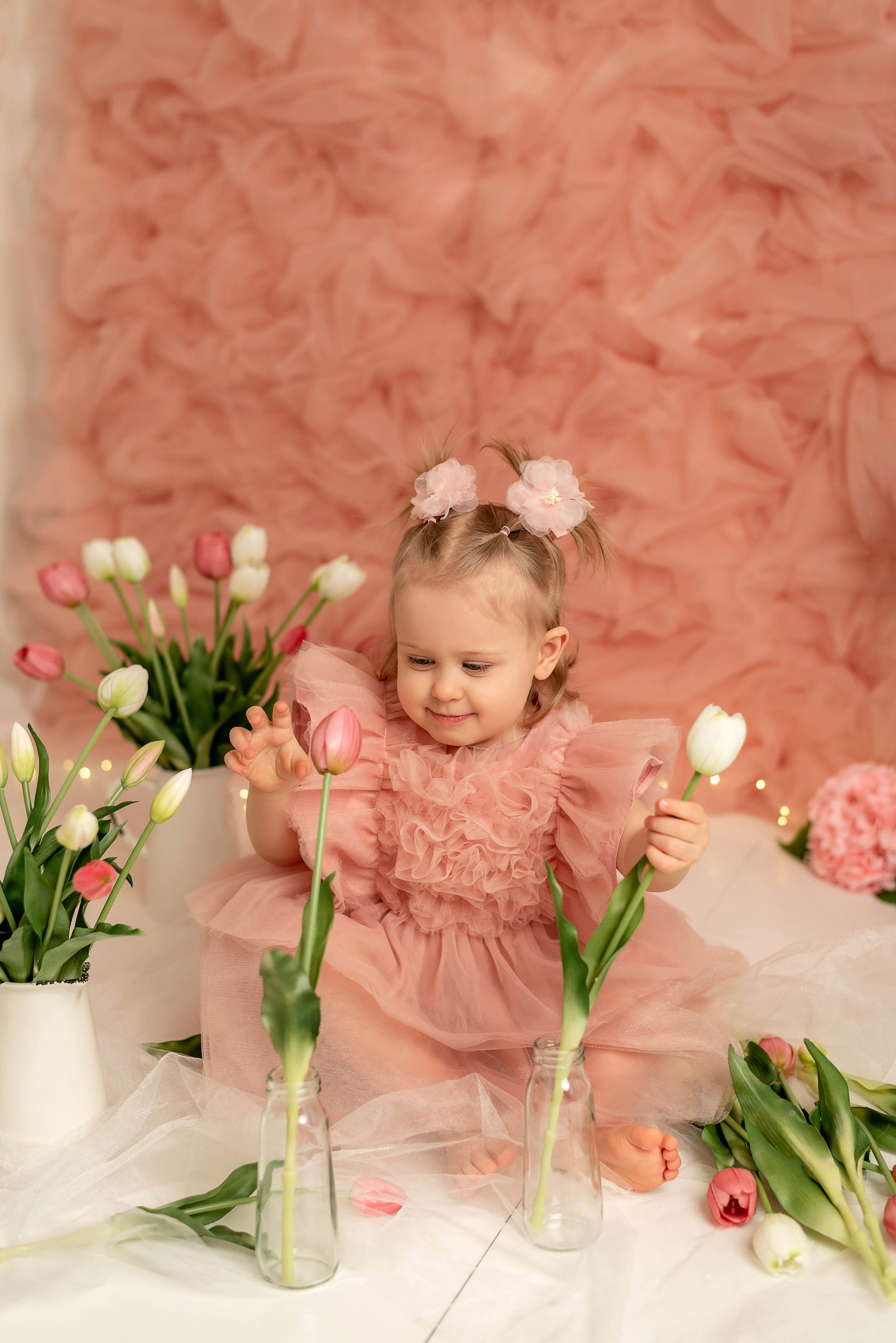 Мия — тюльпаны 2026. Семейный и детский фотограф Наталья Горда