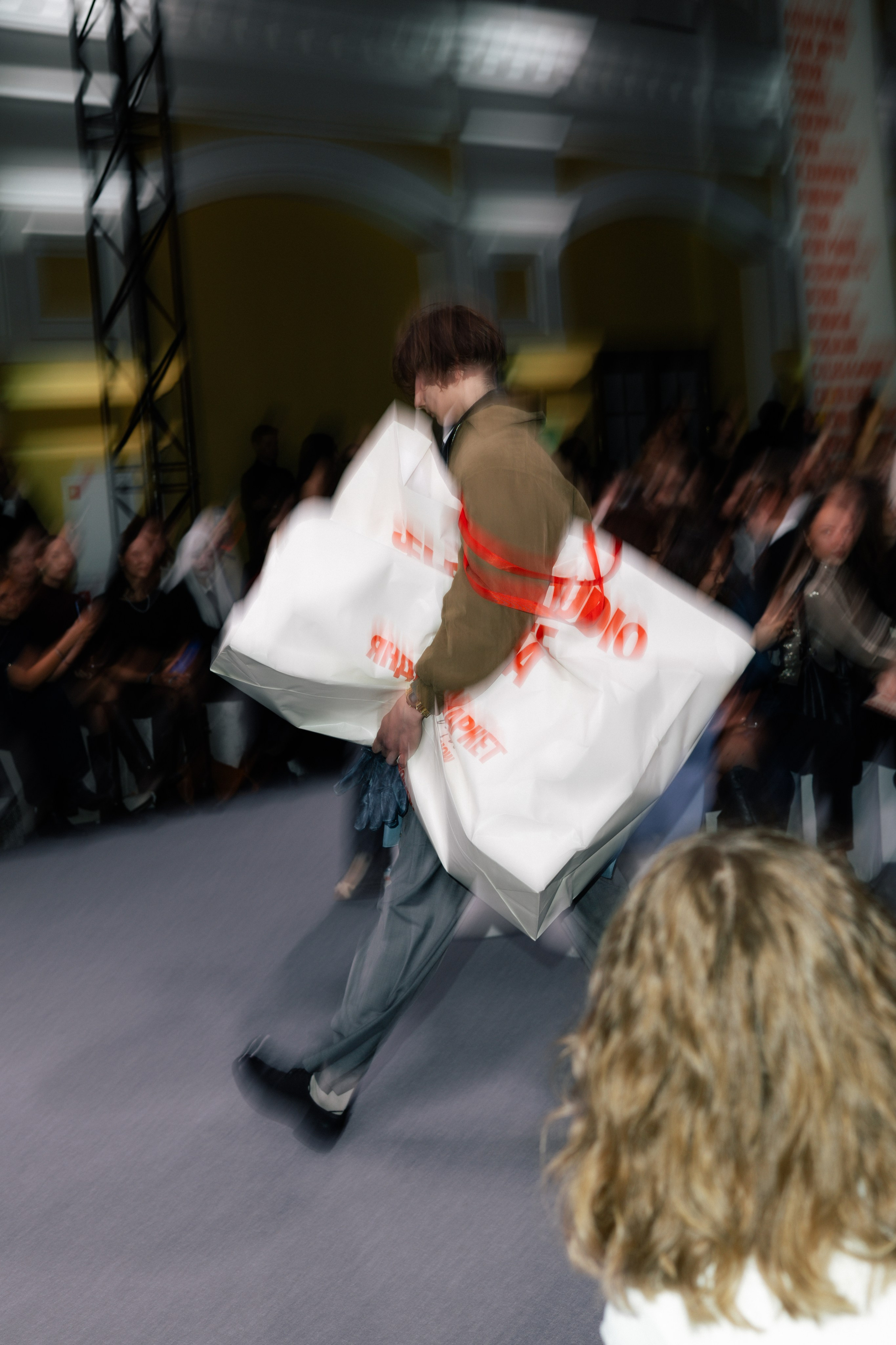 FASHION SHOW. Nikeli.mag