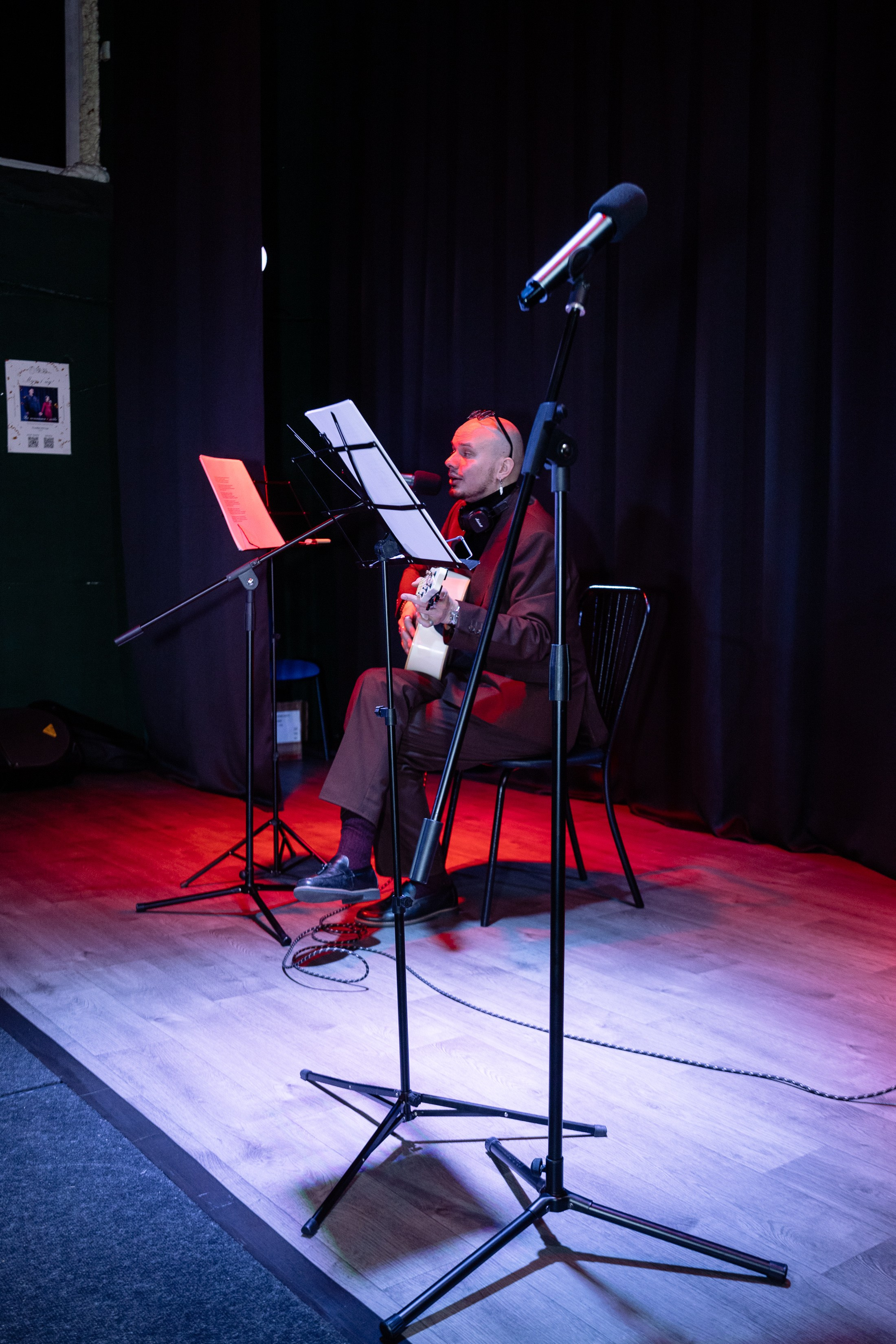 Поэтический вечер с Игорем Бушмелевым и Никой Станиславчик. Фотограф Юлия Мальцева