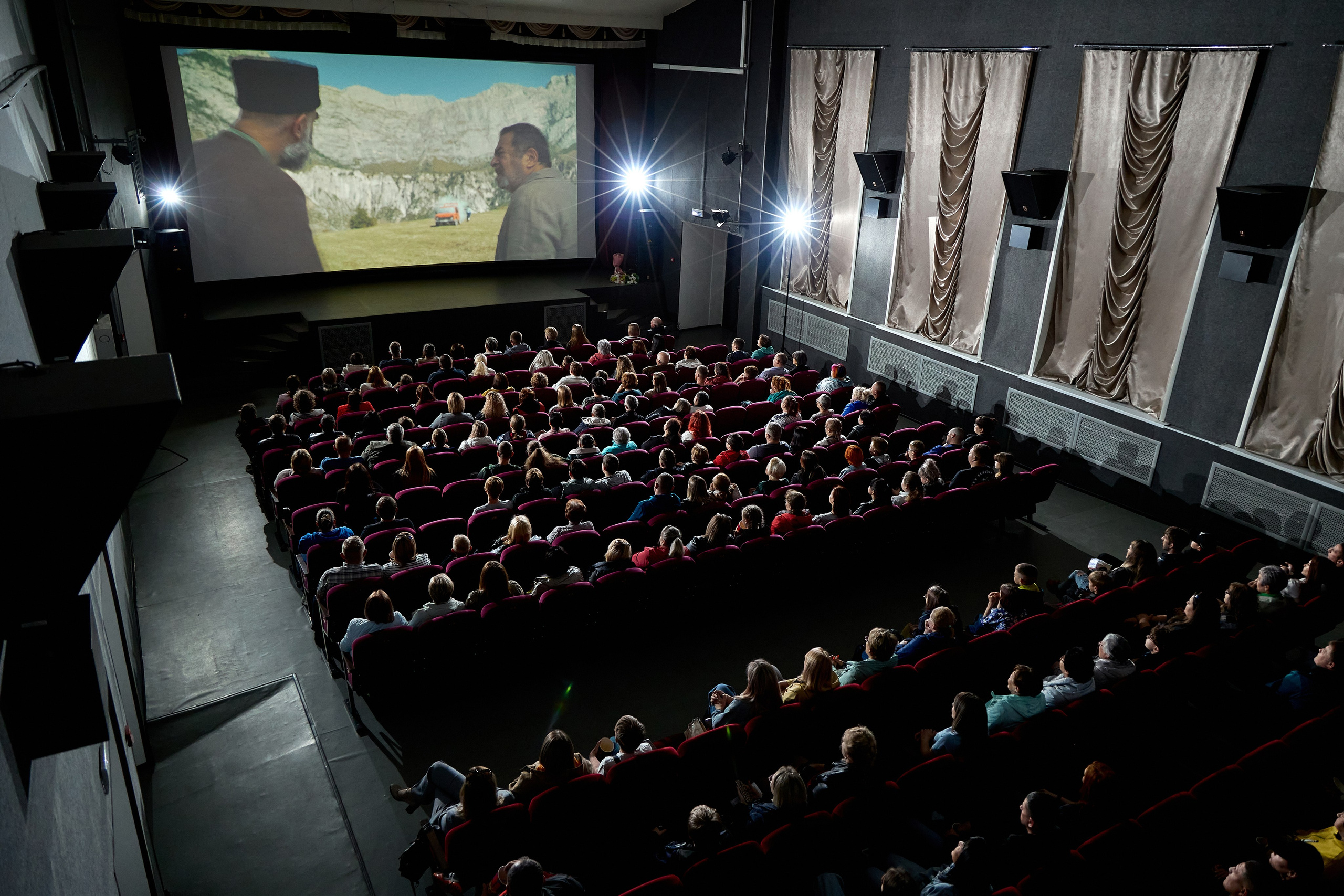 Кинопоказ, дима красилов, киностудия горького. Свадебный репортажный и фуд фотограф в Барнауле Гайфулин Виталий