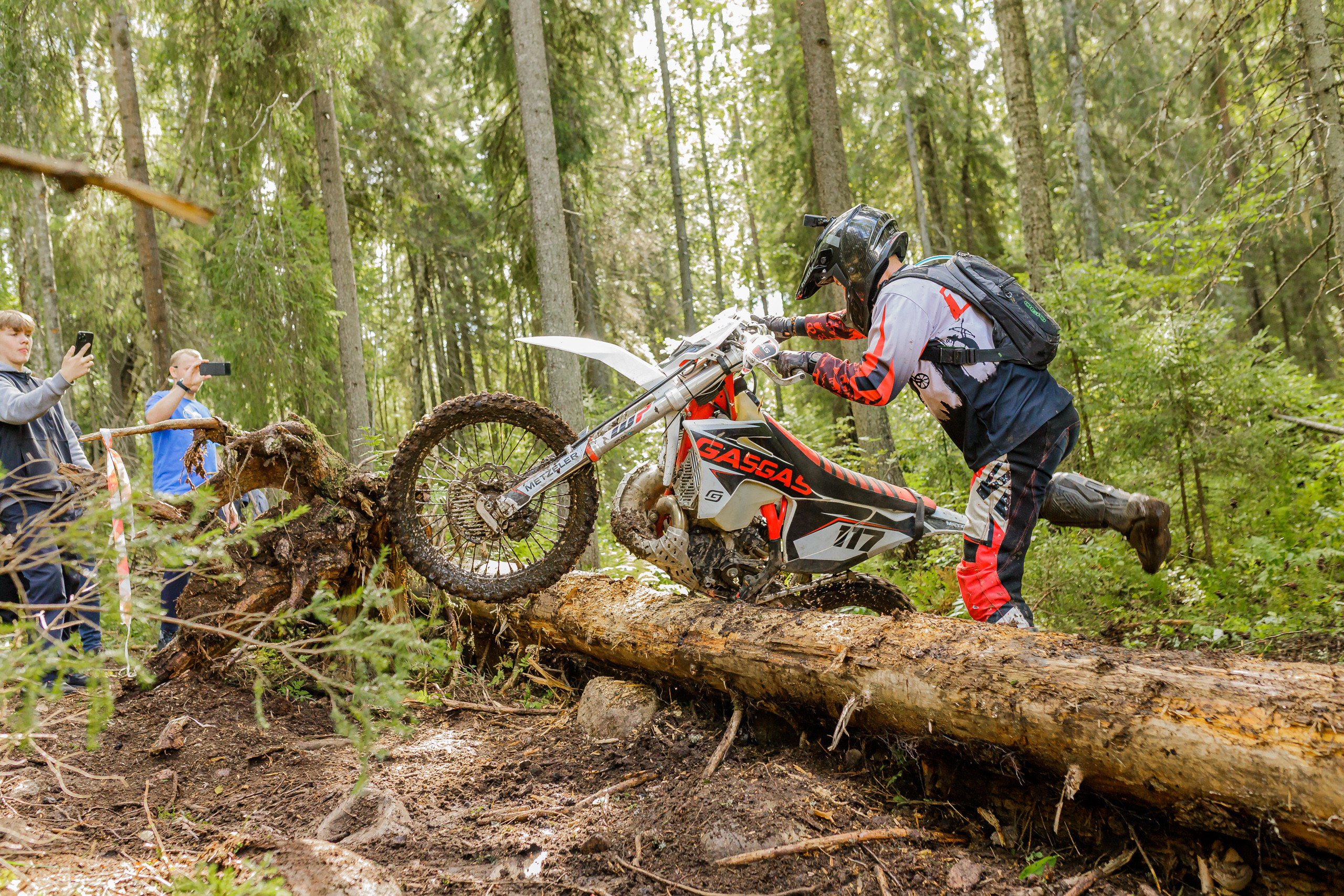 Мотоэндуро. Спортивный репортаж