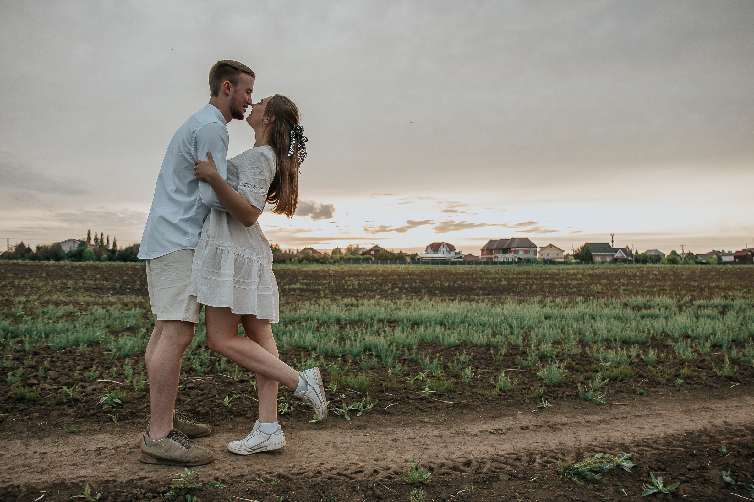 Закат. Для тех, кто не ждёт удачи, а создаёт её. Каждая фотосессия — это твой момент, твой стиль, твой успех. 📸