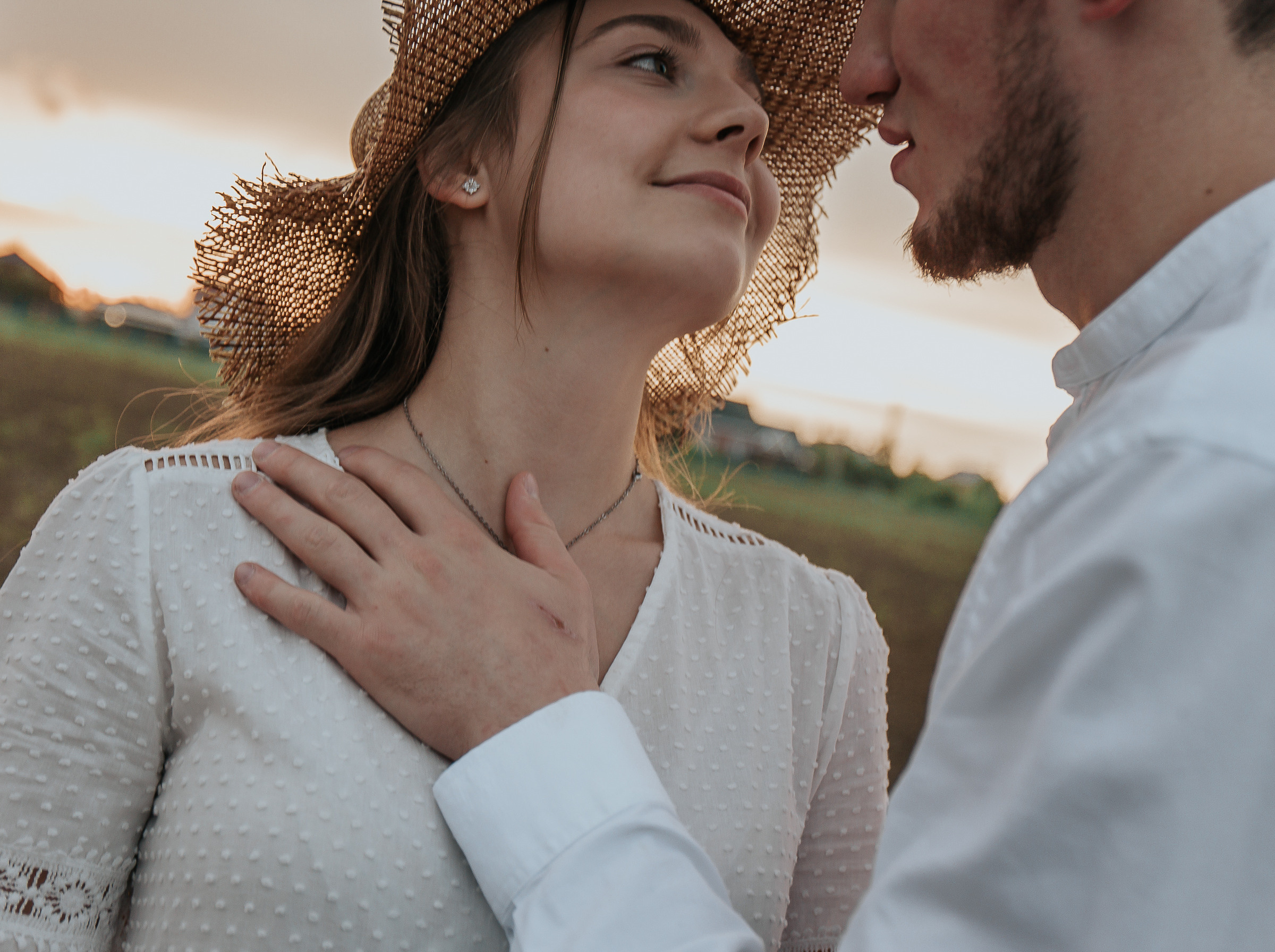 Закат. Для тех, кто не ждёт удачи, а создаёт её. Каждая фотосессия — это твой момент, твой стиль, твой успех. 📸