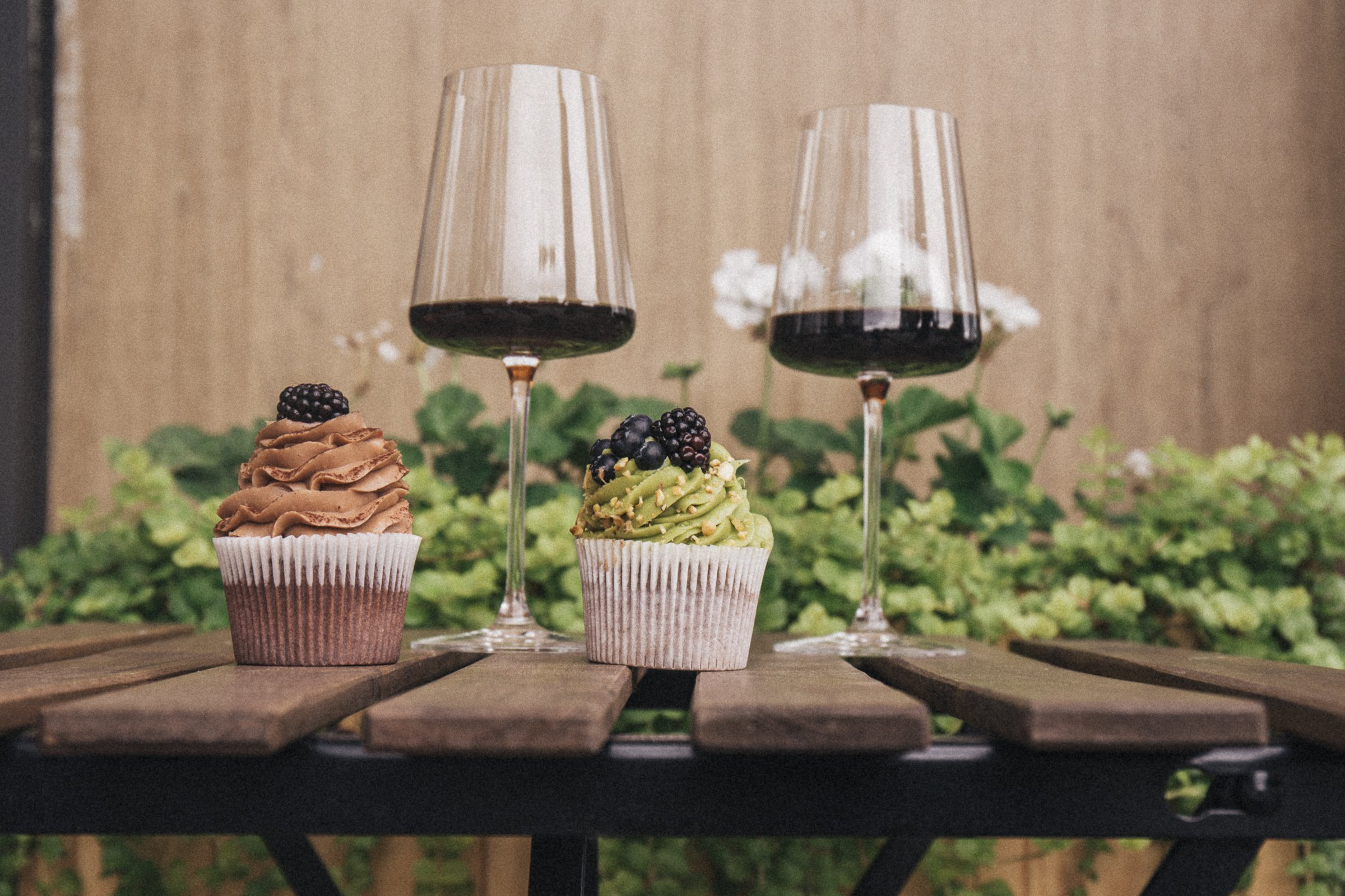 Годовщина. Для тех, кто не ждёт удачи, а создаёт её. Каждая фотосессия — это твой момент, твой стиль, твой успех. 📸