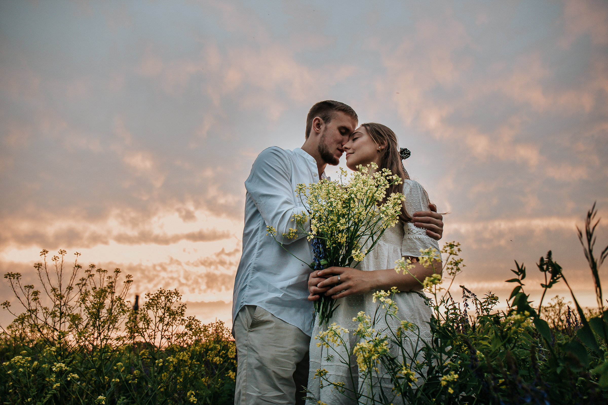 Закат. Для тех, кто не ждёт удачи, а создаёт её. Каждая фотосессия — это твой момент, твой стиль, твой успех. 📸
