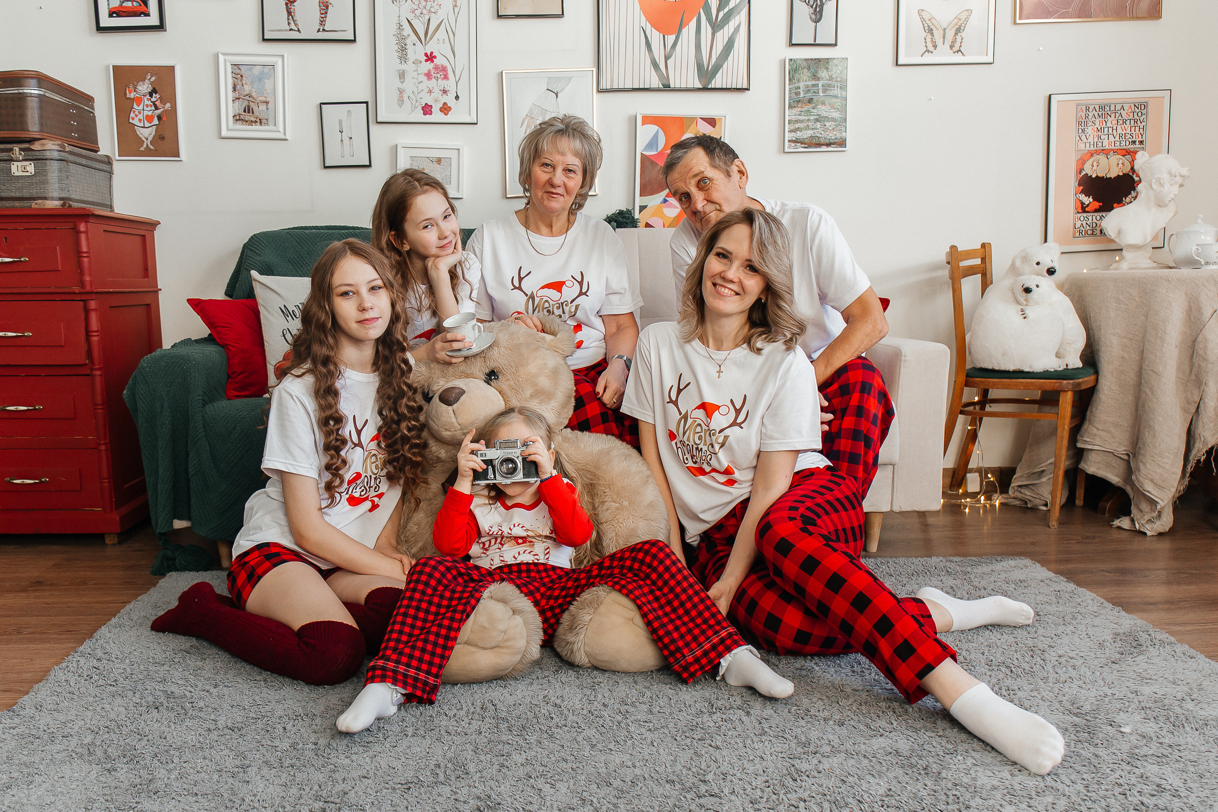 Новогодняя сказка. Для тех, кто не ждёт удачи, а создаёт её. Каждая фотосессия — это твой момент, твой стиль, твой успех. 📸