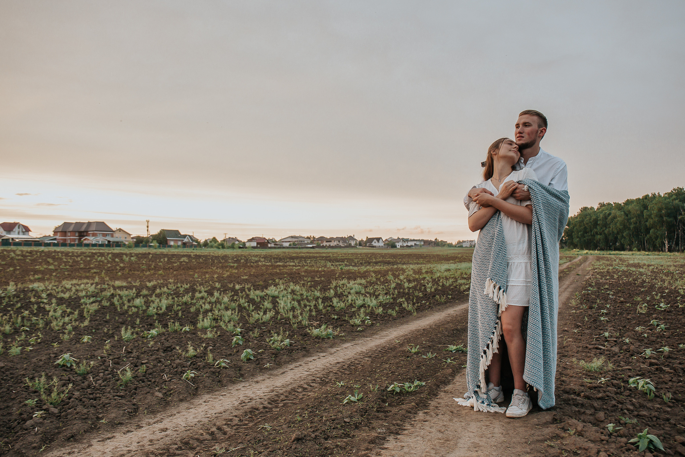 Закат. Для тех, кто не ждёт удачи, а создаёт её. Каждая фотосессия — это твой момент, твой стиль, твой успех. 📸