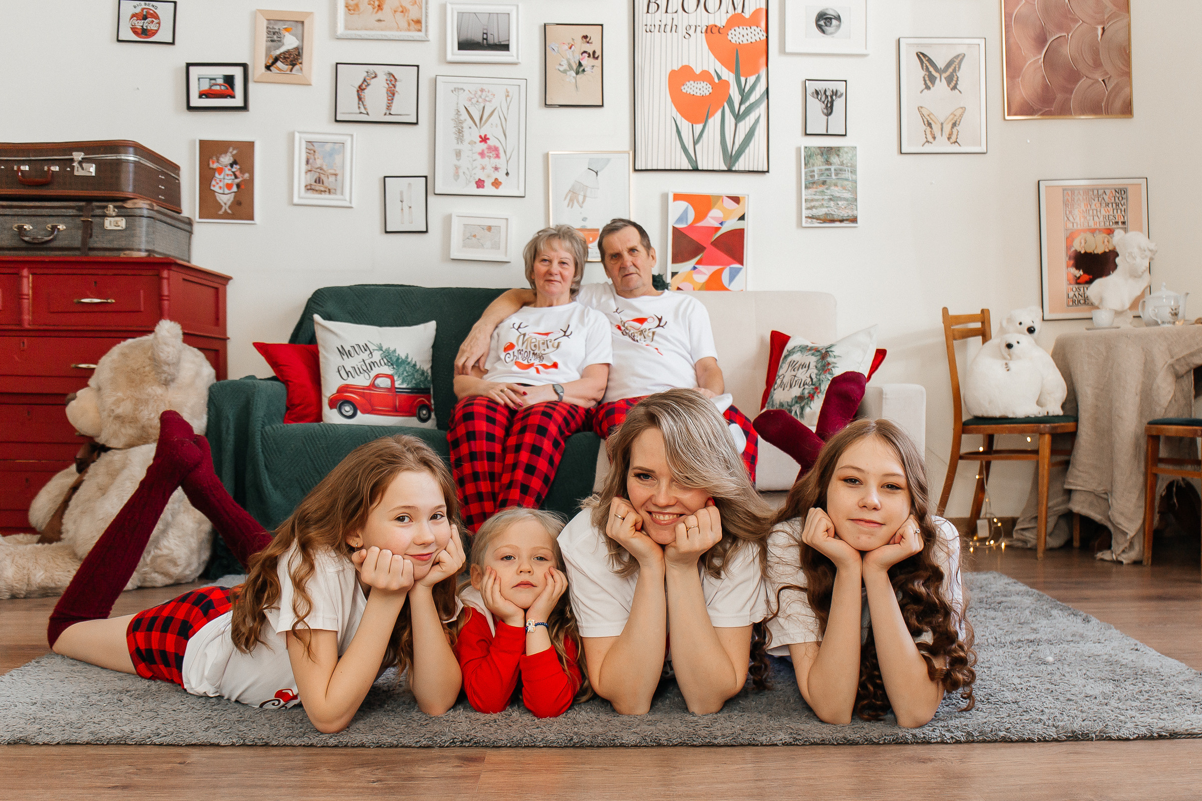 Новогодняя сказка. Для тех, кто не ждёт удачи, а создаёт её. Каждая фотосессия — это твой момент, твой стиль, твой успех. 📸