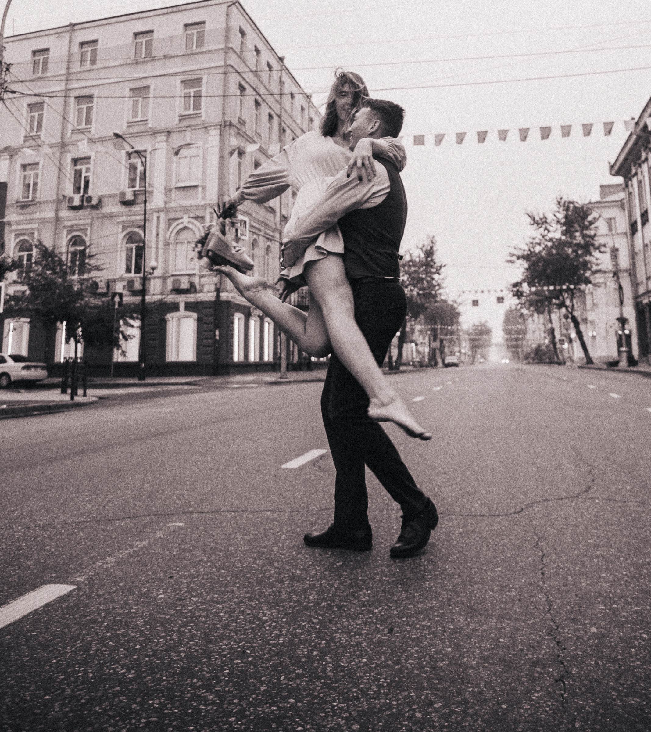 Город. Для тех, кто не ждёт удачи, а создаёт её. Каждая фотосессия — это твой момент, твой стиль, твой успех. 📸