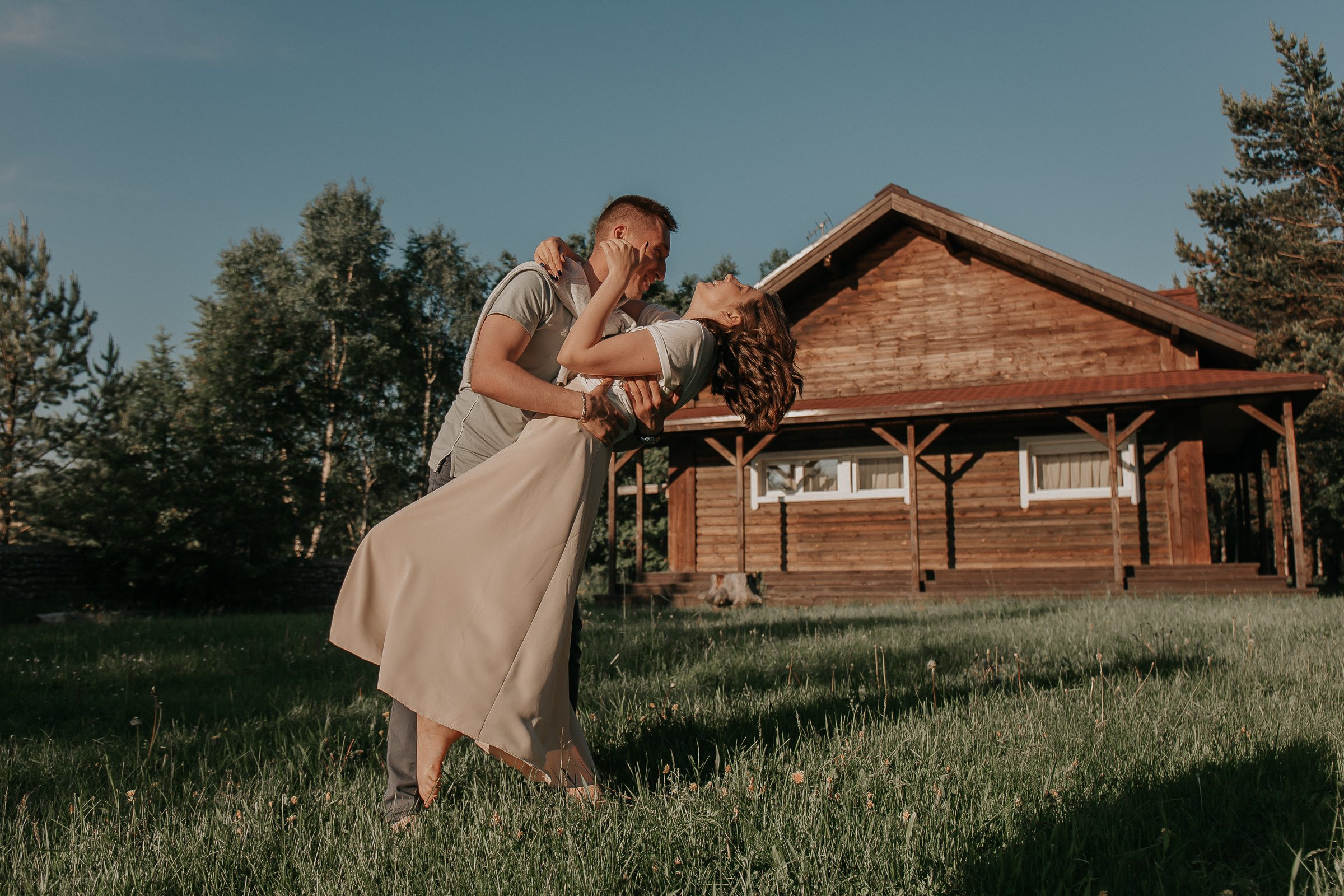 Закат. Для тех, кто не ждёт удачи, а создаёт её. Каждая фотосессия — это твой момент, твой стиль, твой успех. 📸
