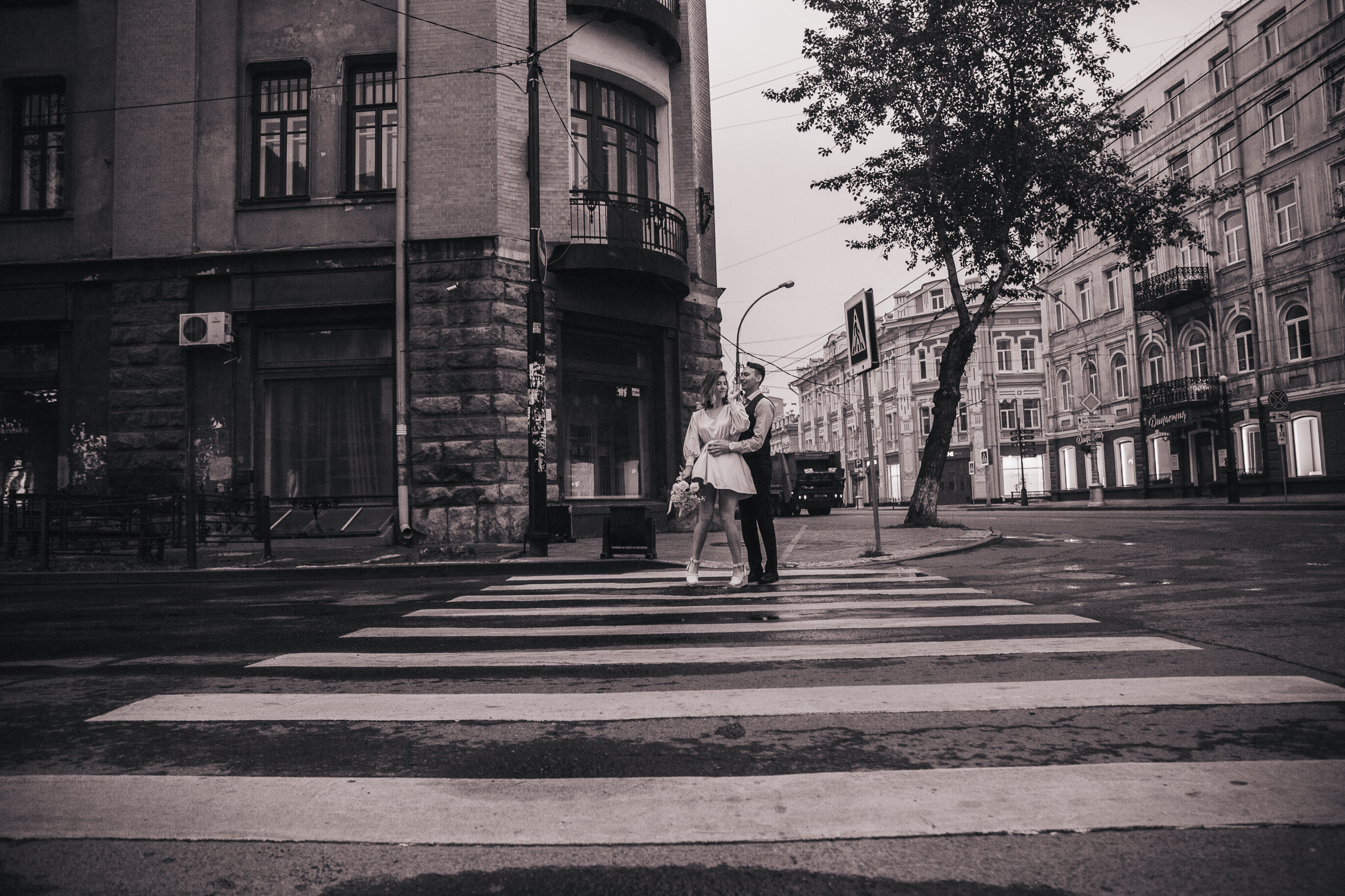 Город. Для тех, кто не ждёт удачи, а создаёт её. Каждая фотосессия — это твой момент, твой стиль, твой успех. 📸