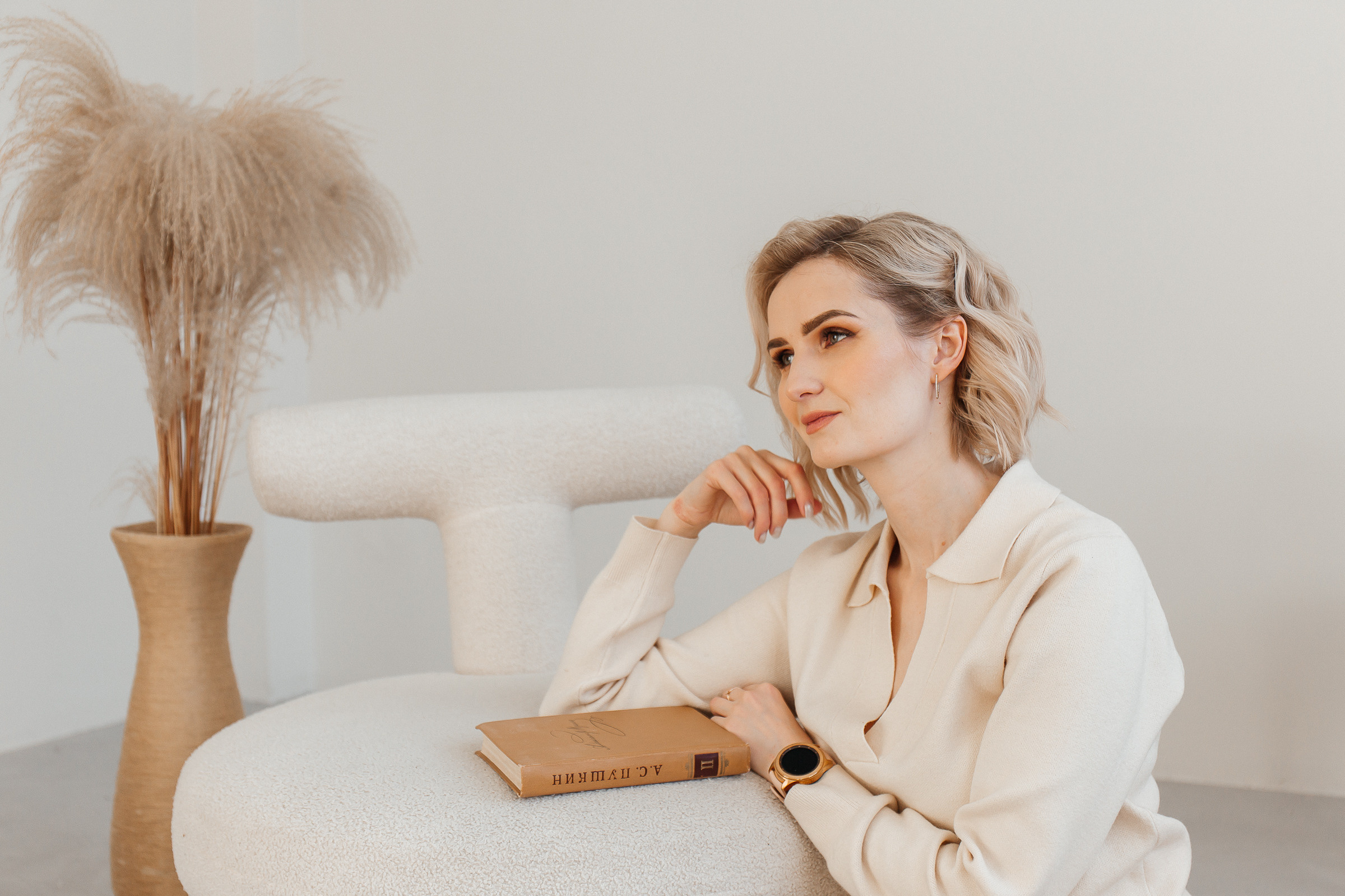 Лена. Для тех, кто не ждёт удачи, а создаёт её. Каждая фотосессия — это твой момент, твой стиль, твой успех. 📸