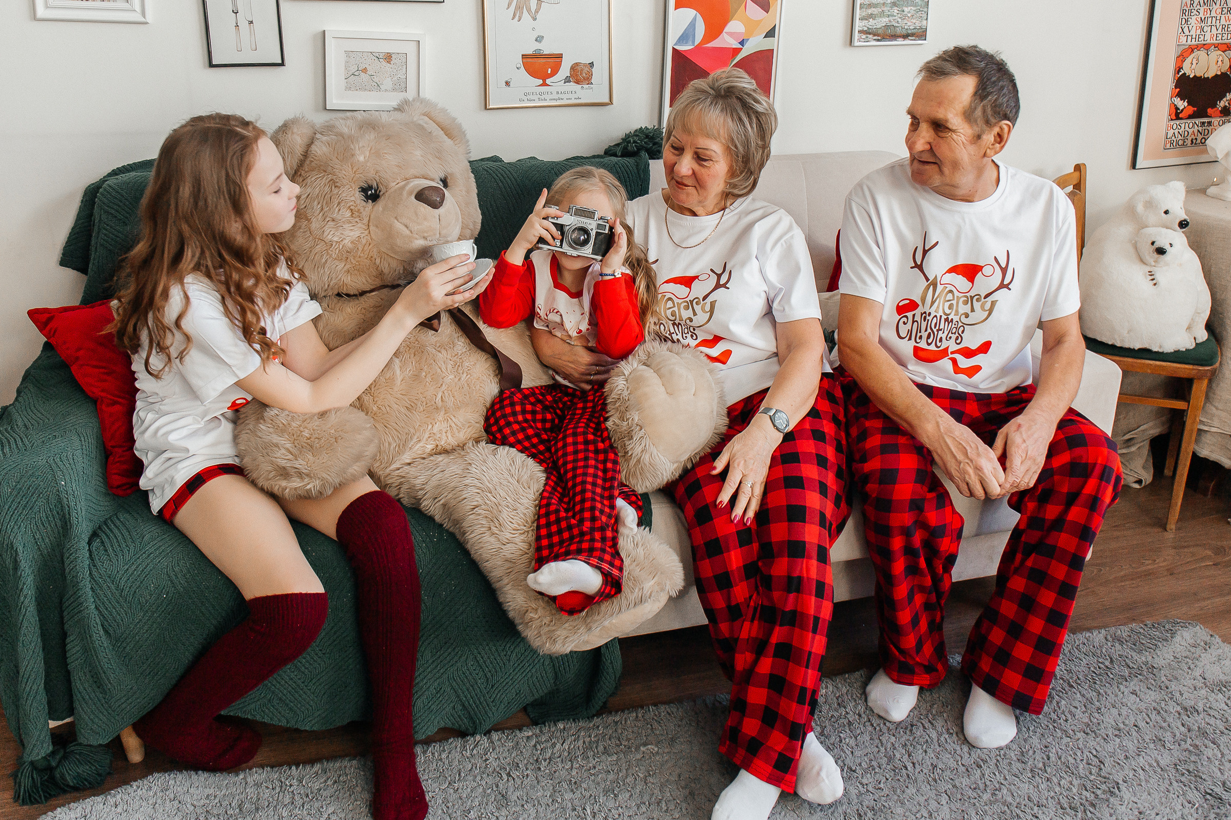 Новогодняя сказка. Для тех, кто не ждёт удачи, а создаёт её. Каждая фотосессия — это твой момент, твой стиль, твой успех. 📸