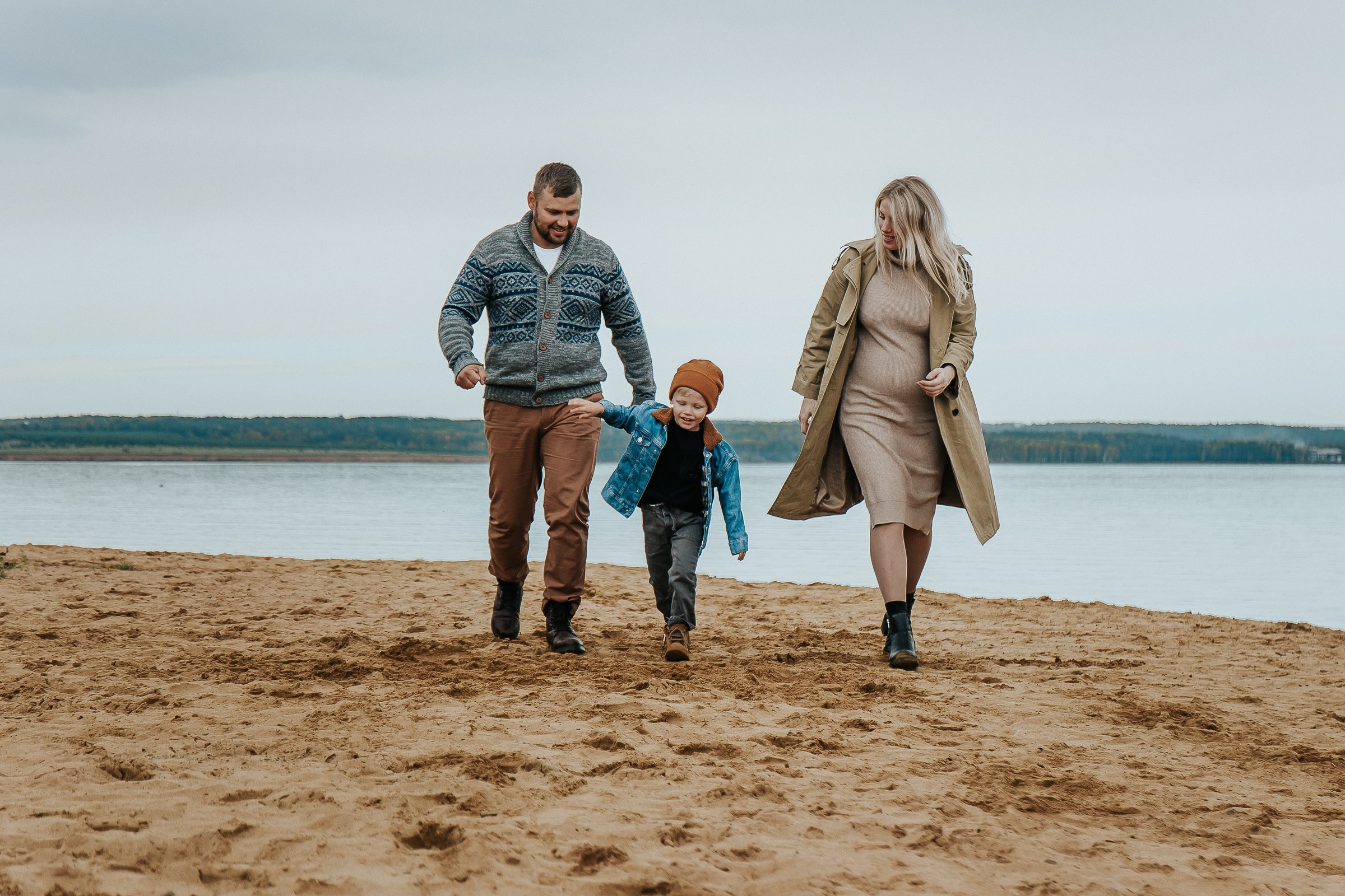 Рома и Лена. Для тех, кто не ждёт удачи, а создаёт её. Каждая фотосессия — это твой момент, твой стиль, твой успех. 📸
