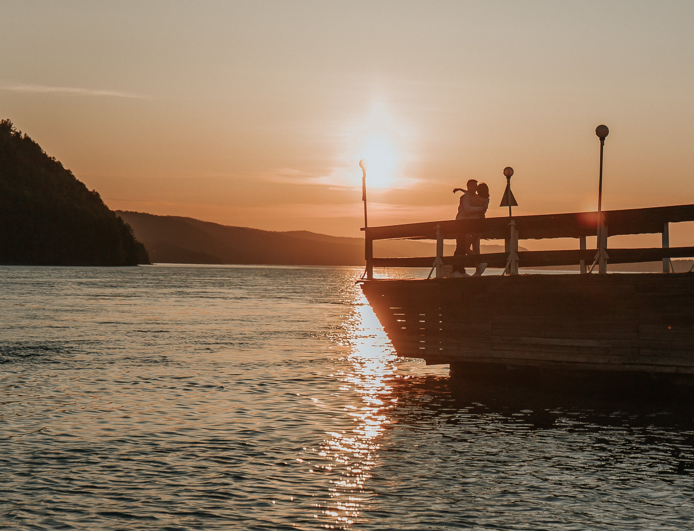 Закат. Для тех, кто не ждёт удачи, а создаёт её. Каждая фотосессия — это твой момент, твой стиль, твой успех. 📸