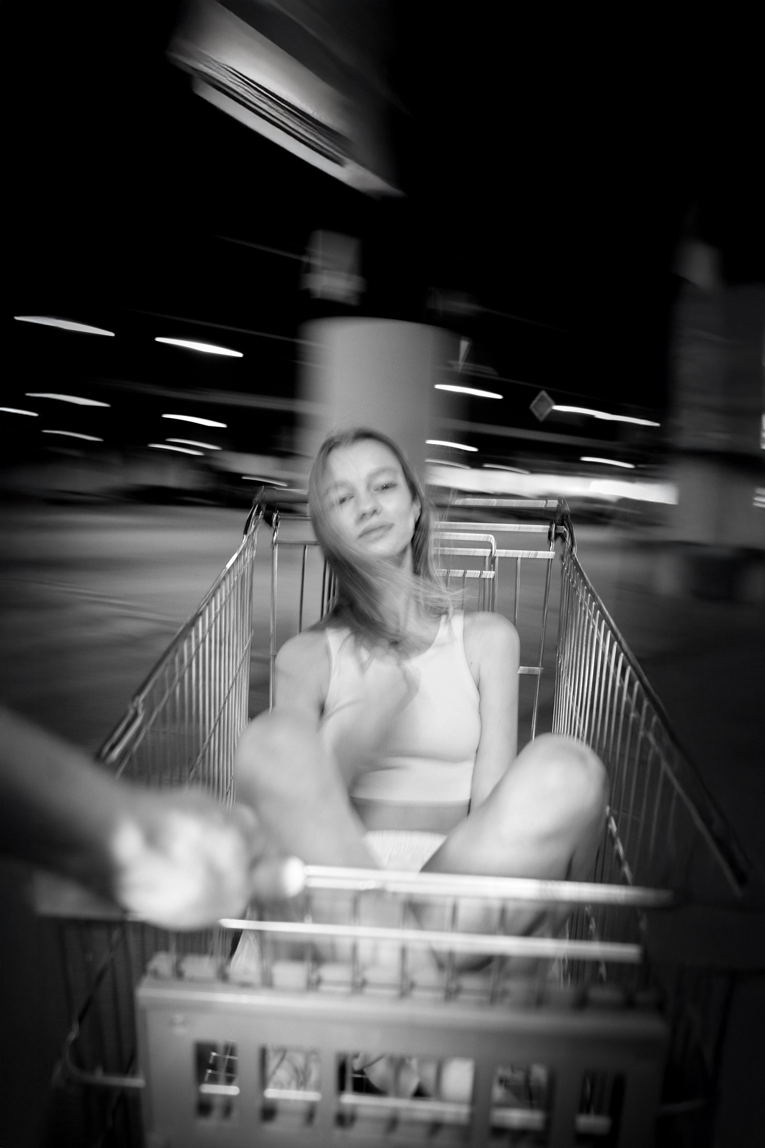 На парковке. Женский фотограф в Новосибирске Вячеслав Семакин