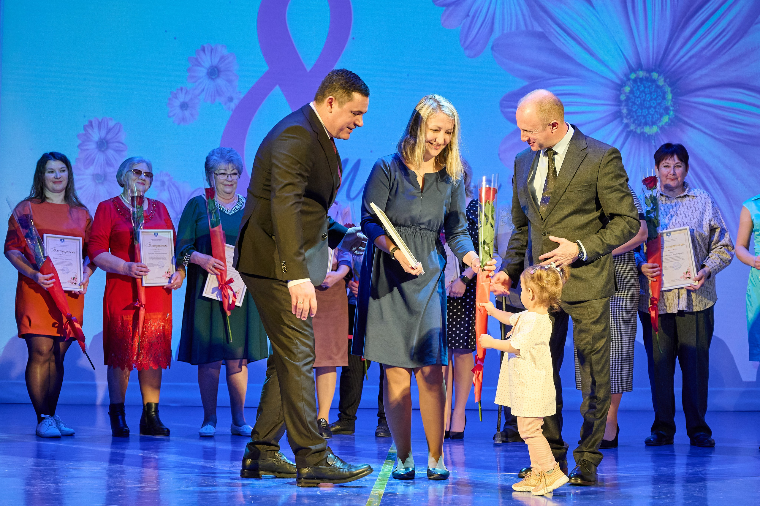 8 марта в Марьиной роще. Жизнь курорта Кабардинка в фотографиях