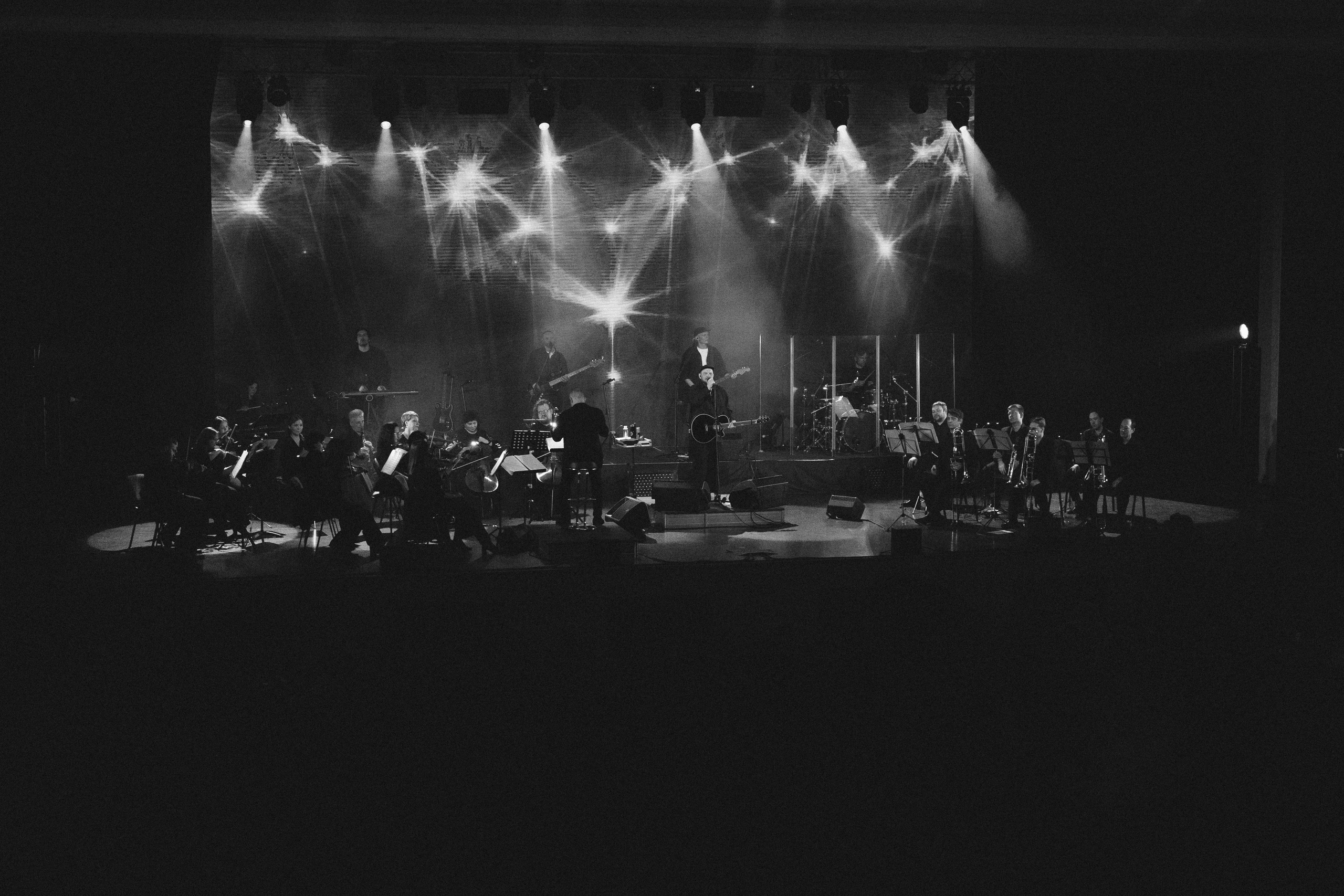 Сергей Бобунец в Красноярске 18.03.26. Фотограф Красноярск съемки лавстори, фотосессия в студии, портретная съемка, творческие фотосессии