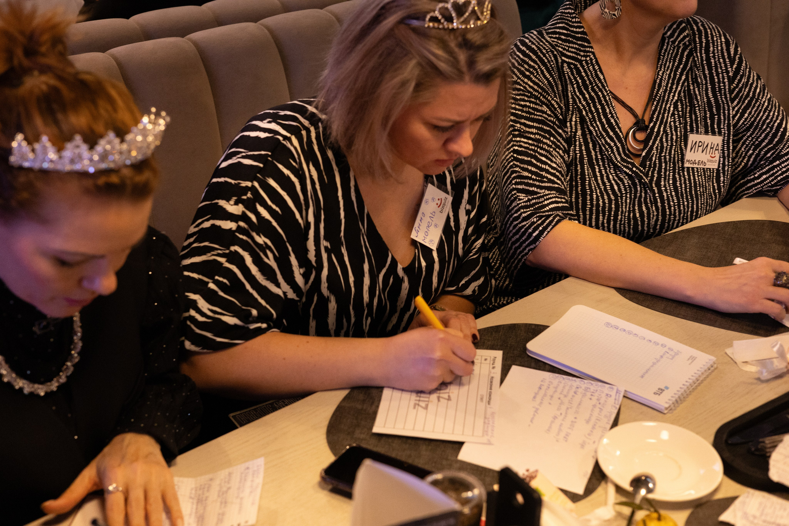 13ая BIZ QUIZ: деловая игра | Красноярск. Фотограф Красноярск съемки лавстори, фотосессия в студии, портретная съемка, творческие фотосессии