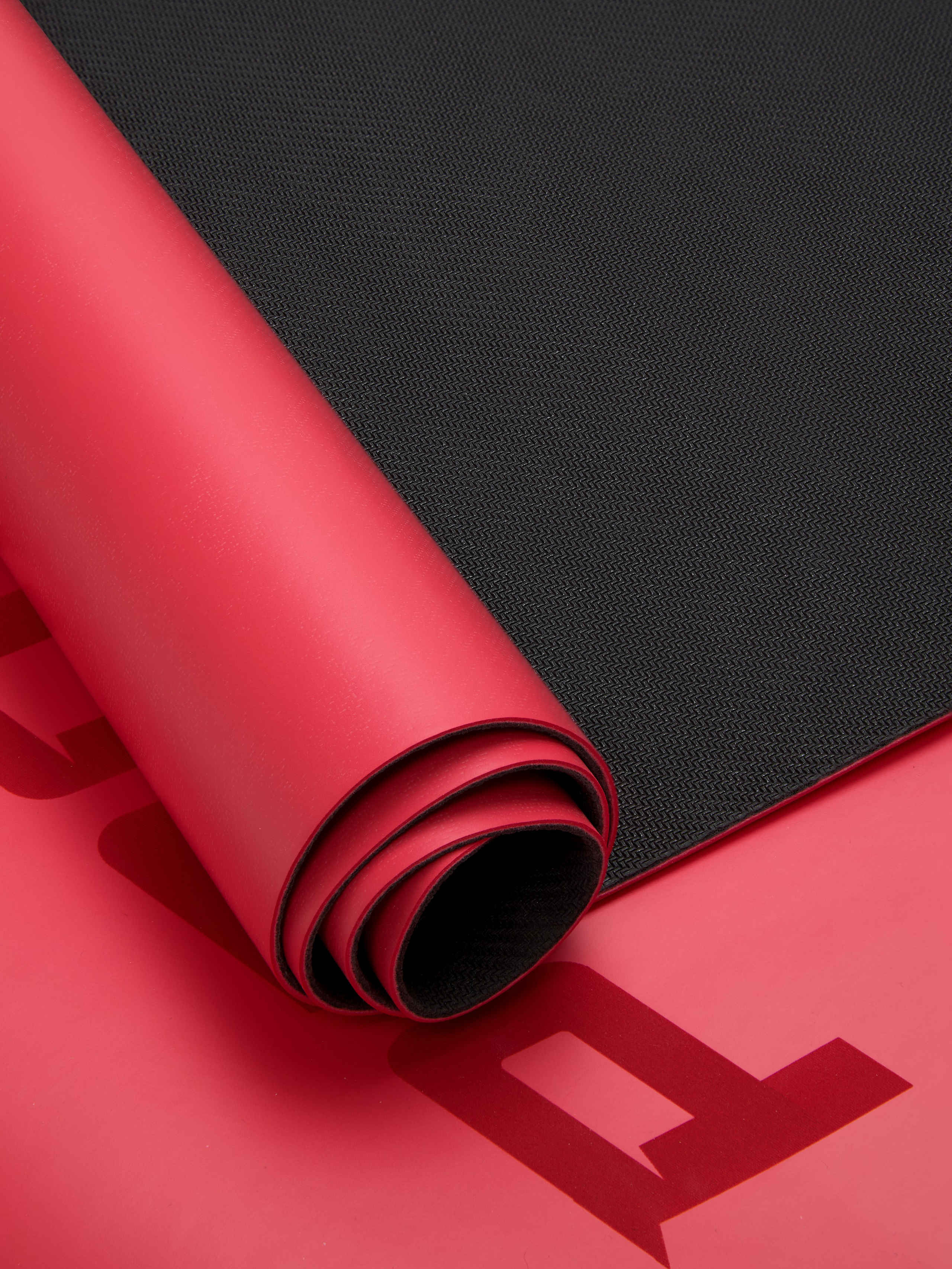 Спорт, туризм, фитнес. Предметная фотосъемка в Алматы. Предметный фотограф для маркетплейстов Артур Ахмадиев