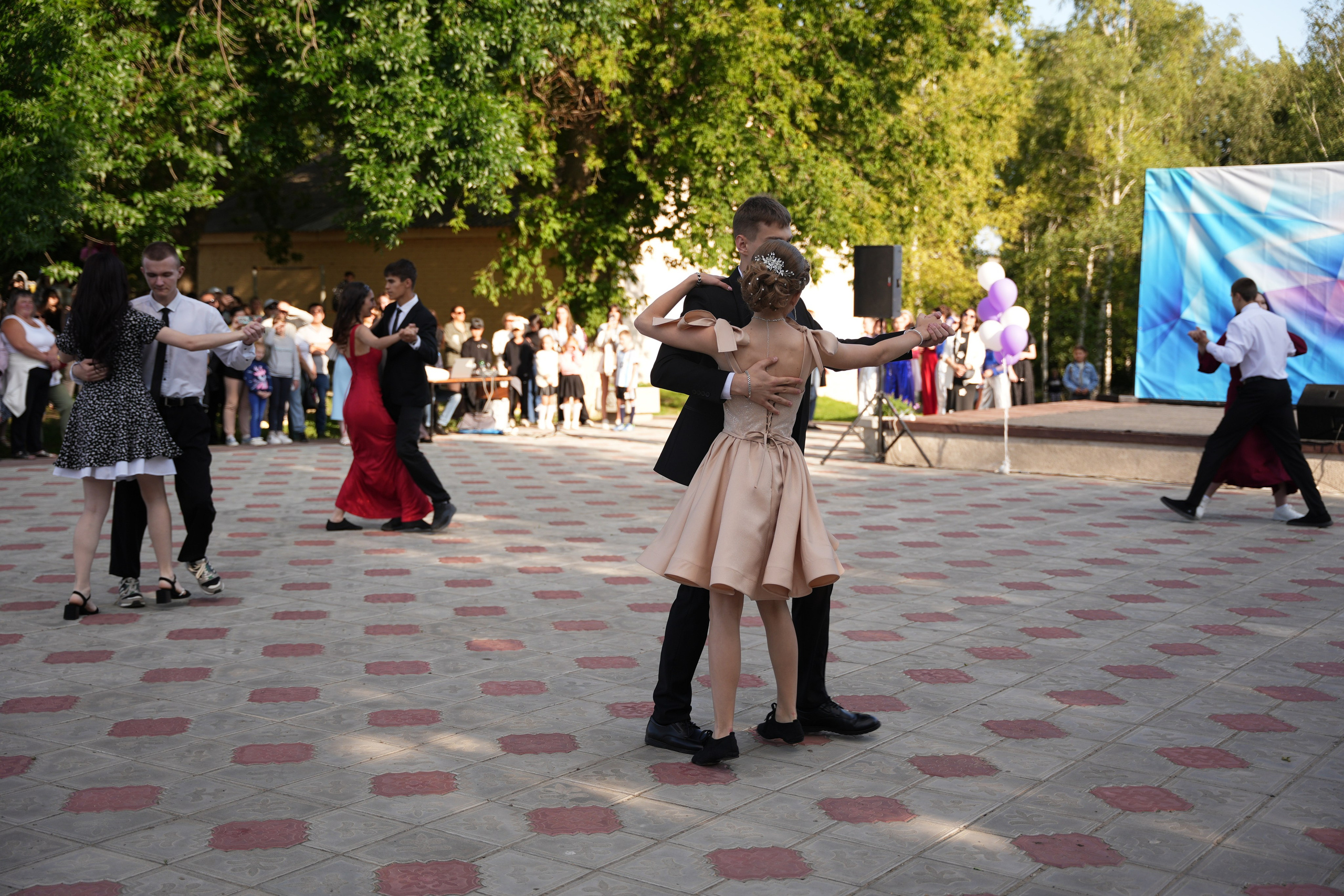Выпускной в парке. Ольга Плаксина фотограф в Саратове