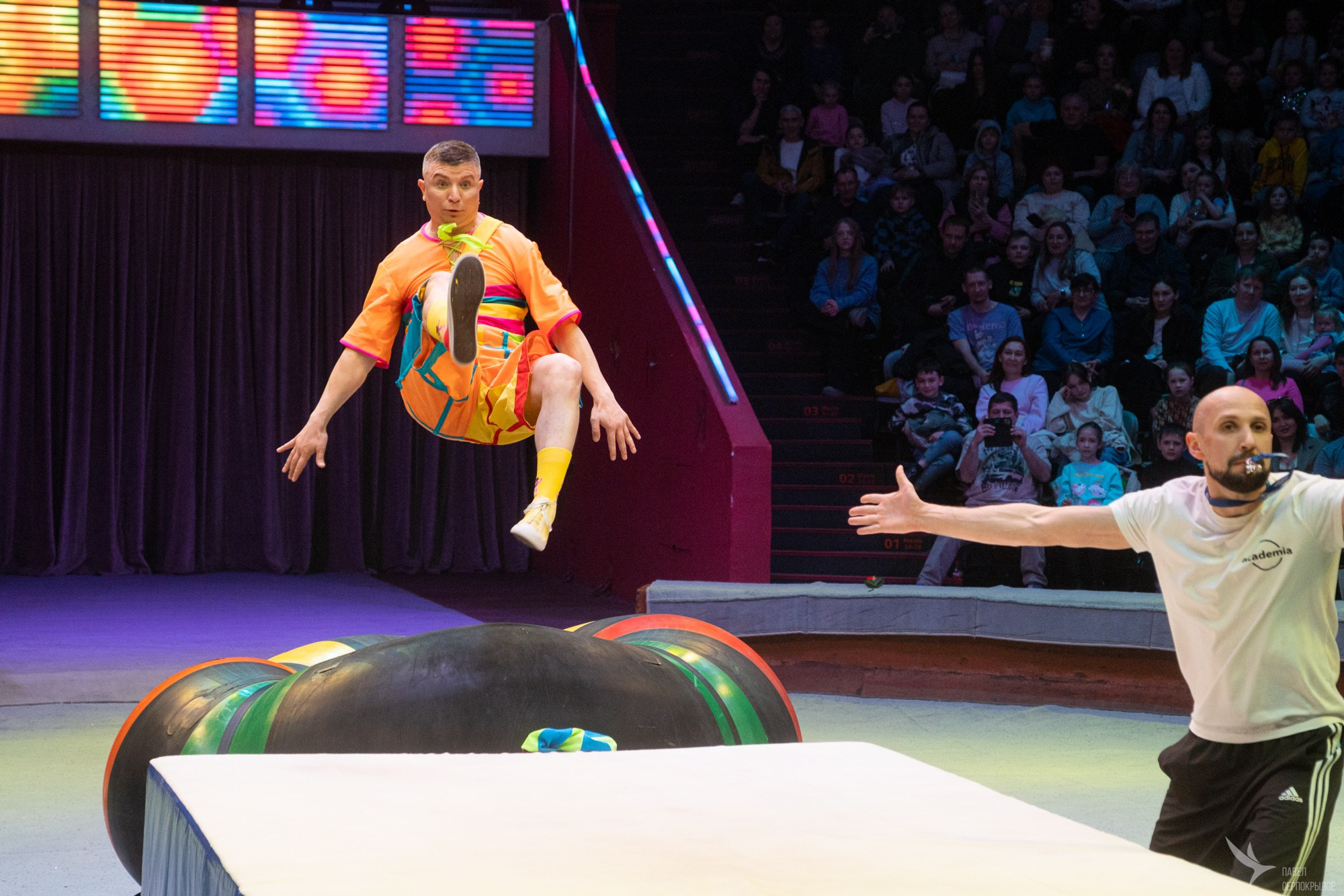 Гала-представление ЭВОЛЮЦИОНЕРЫ. Репортажный фотограф в Казани Павел Серпокрылов