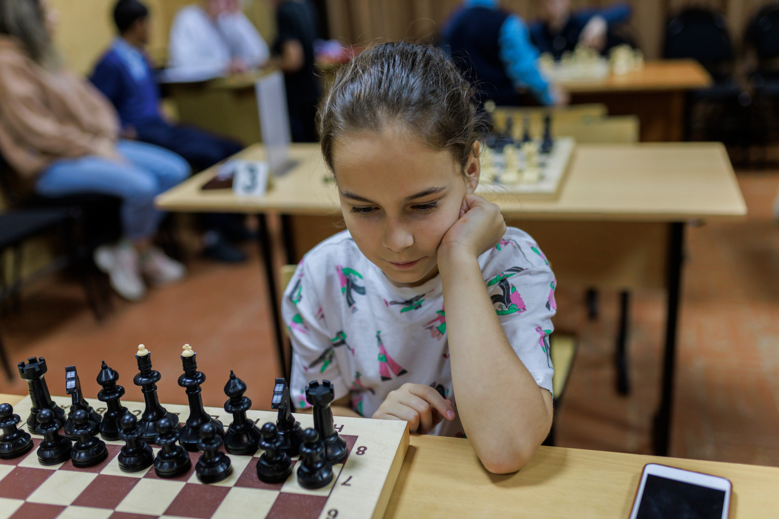 Репортажная сьёмка игры в шахматы в детском доме. Семейный и детский фотограф в Рязани Васюгова Мария