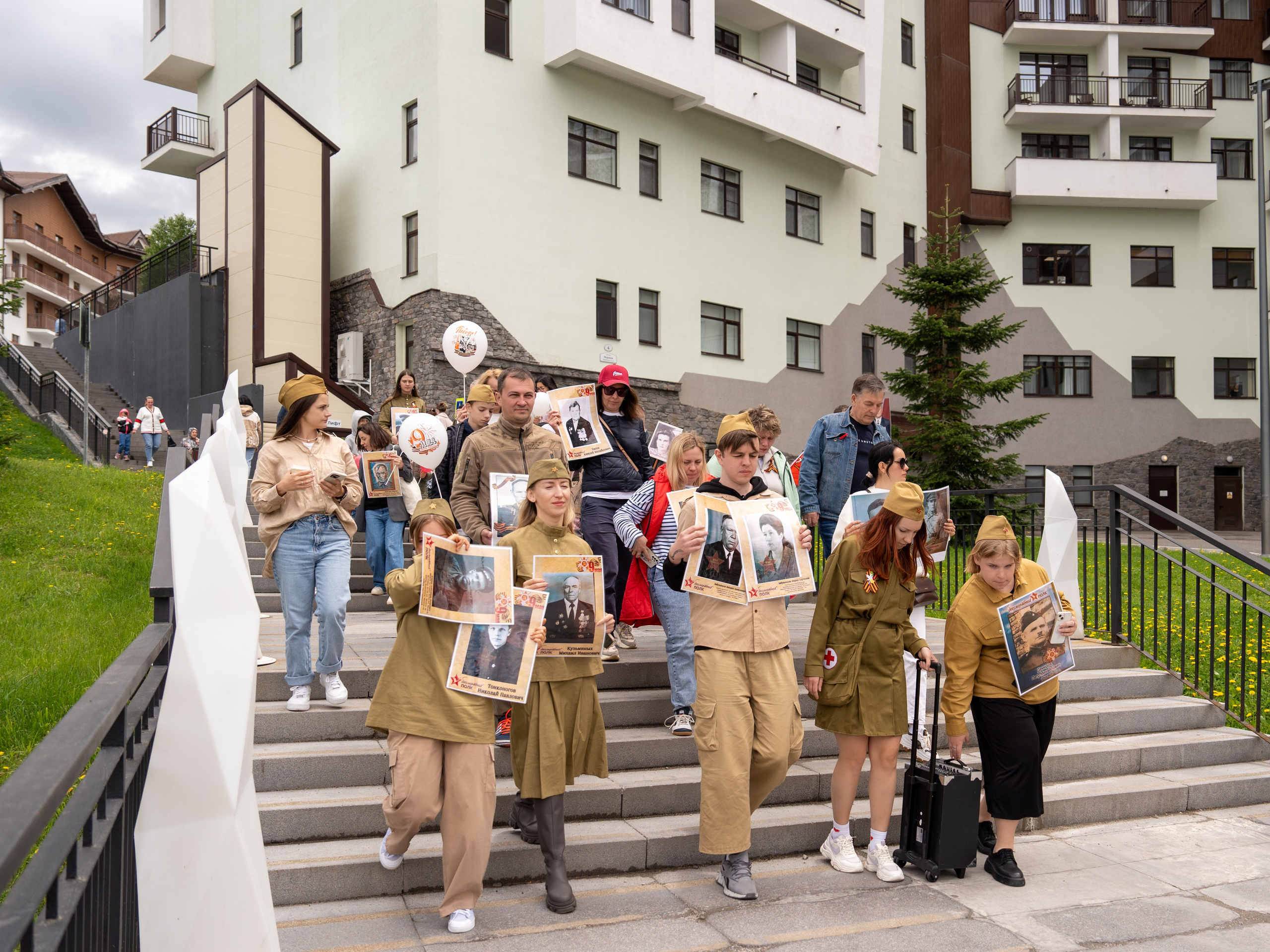 Шествие бессмертного полка 9 мая 2024 Rosa Springs. Репортажный фотограф в Красной Поляне и Сочи Павлюченко Екатерина