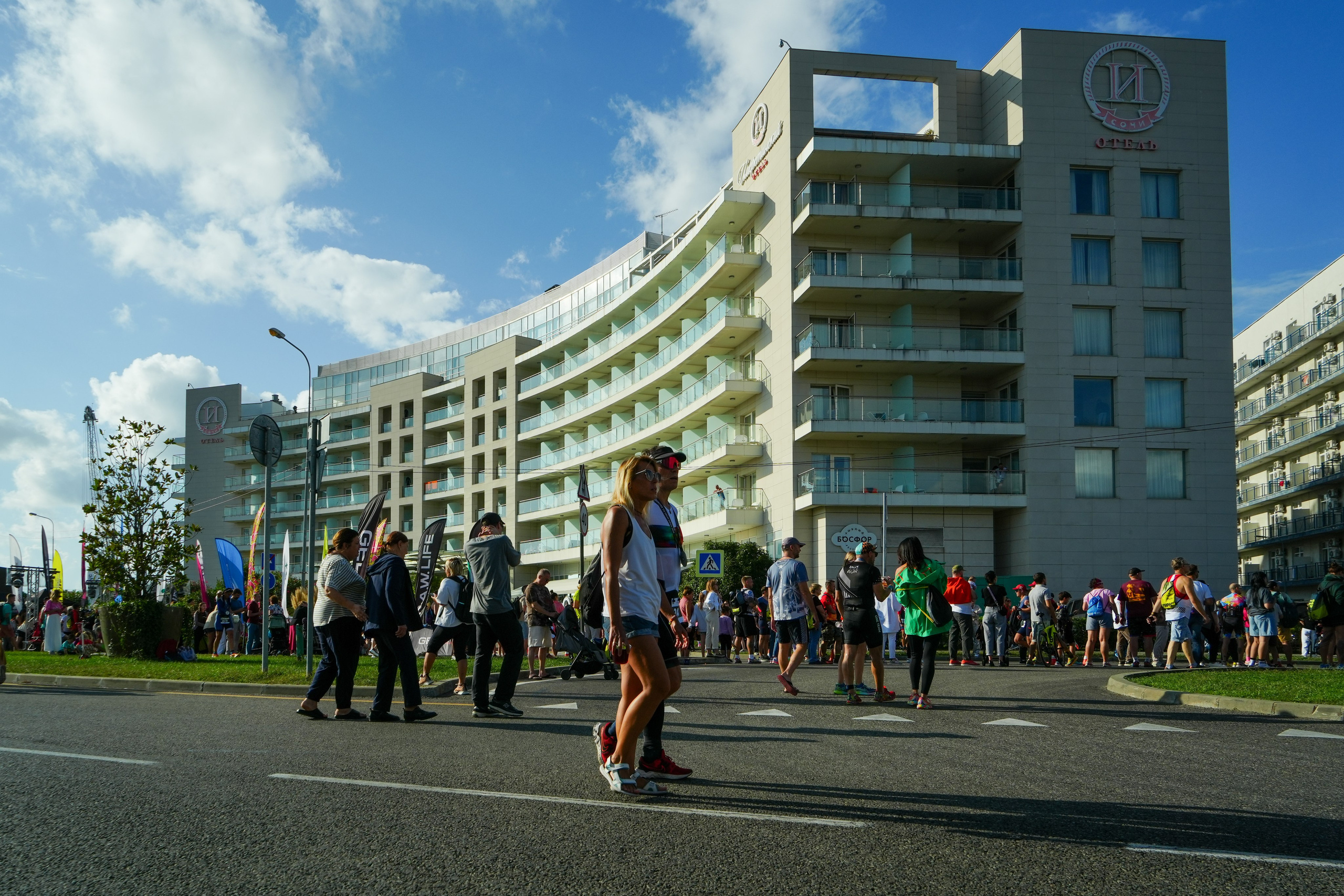 Фотоотчет партнерской интеграции для компании TELE2 на фестивале Ironstar. Репортажный фотограф в Красной Поляне и Сочи Павлюченко Екатерина