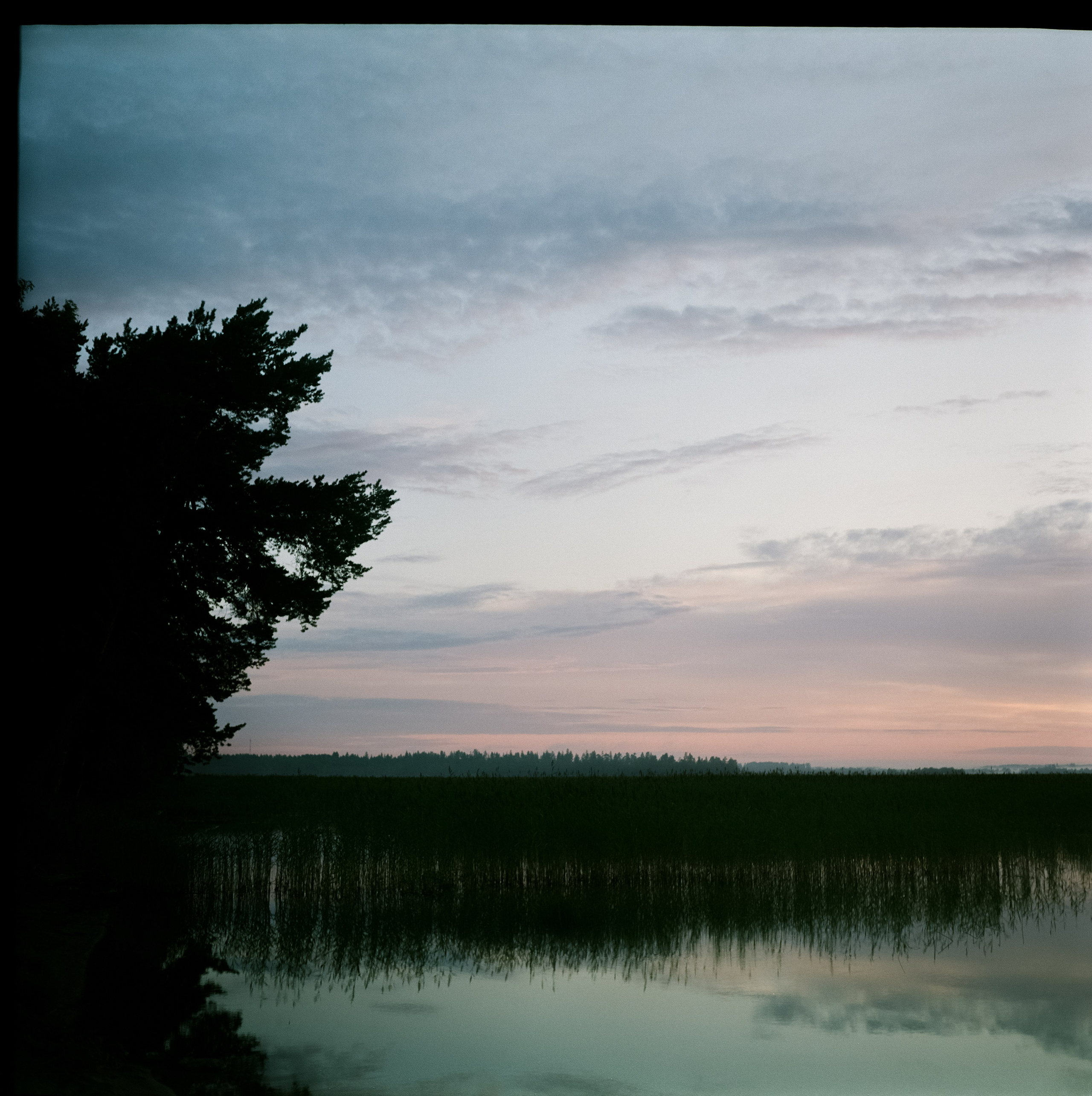 Серия закатов на озере Отрадном / Super Fujica-6 / Fujifilm Reala 100