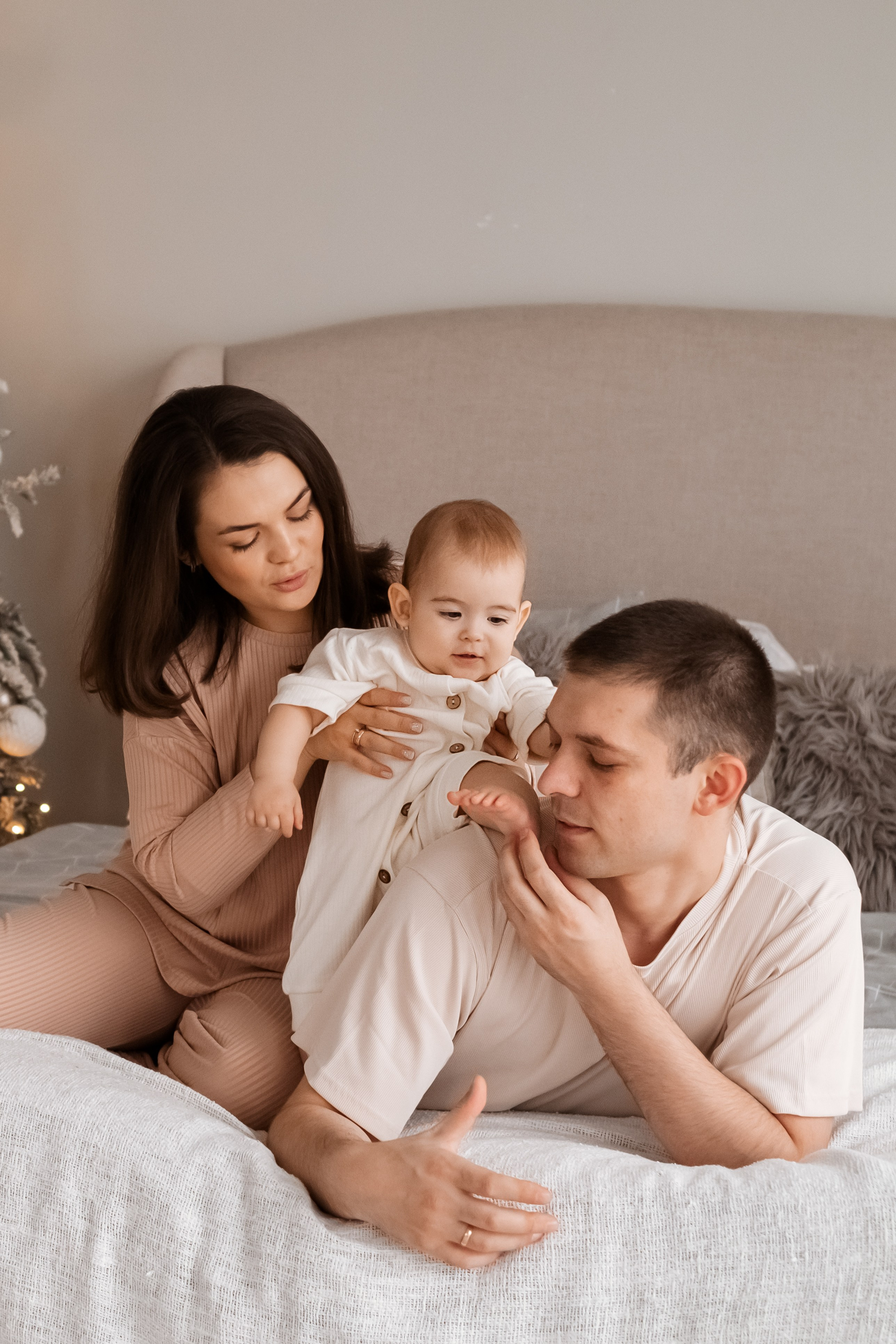 Семейная новогодняя фотосессия. Семейный и детский фотограф в Мелитополе /Наталья Зацеркляная