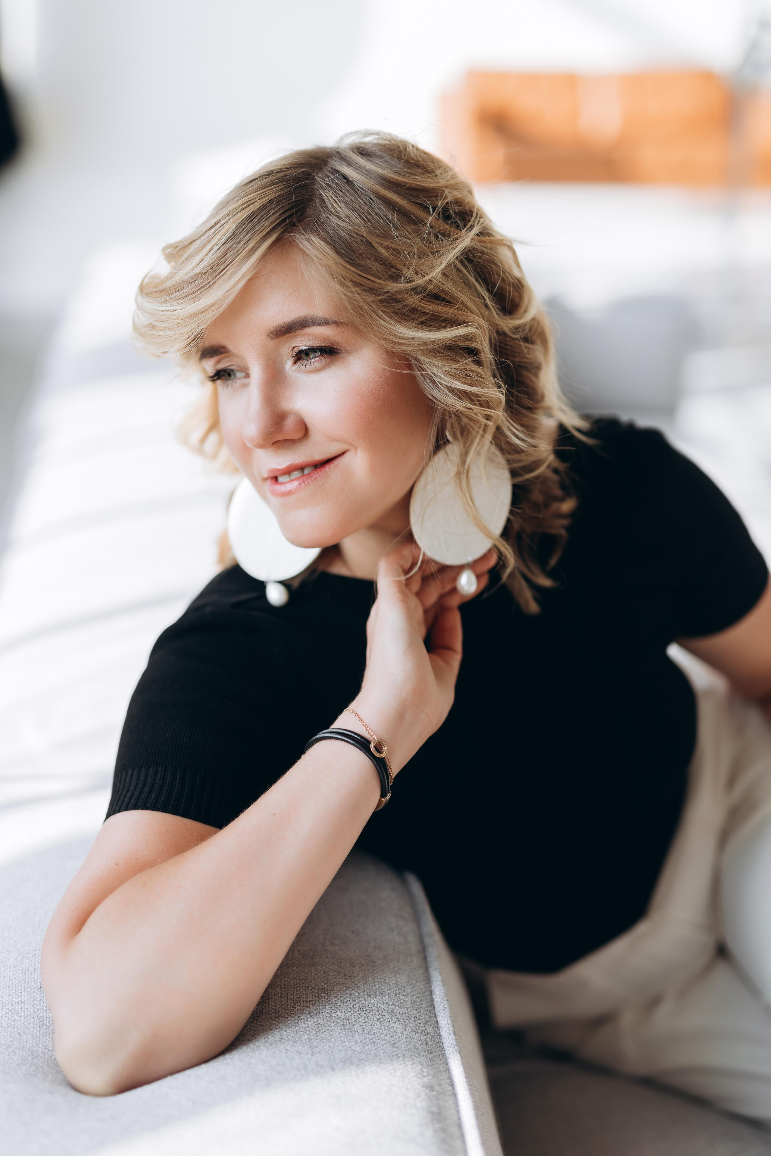 Ludmila, pure light. Портретный женский фотограф Минск Беларусь Алена Янович