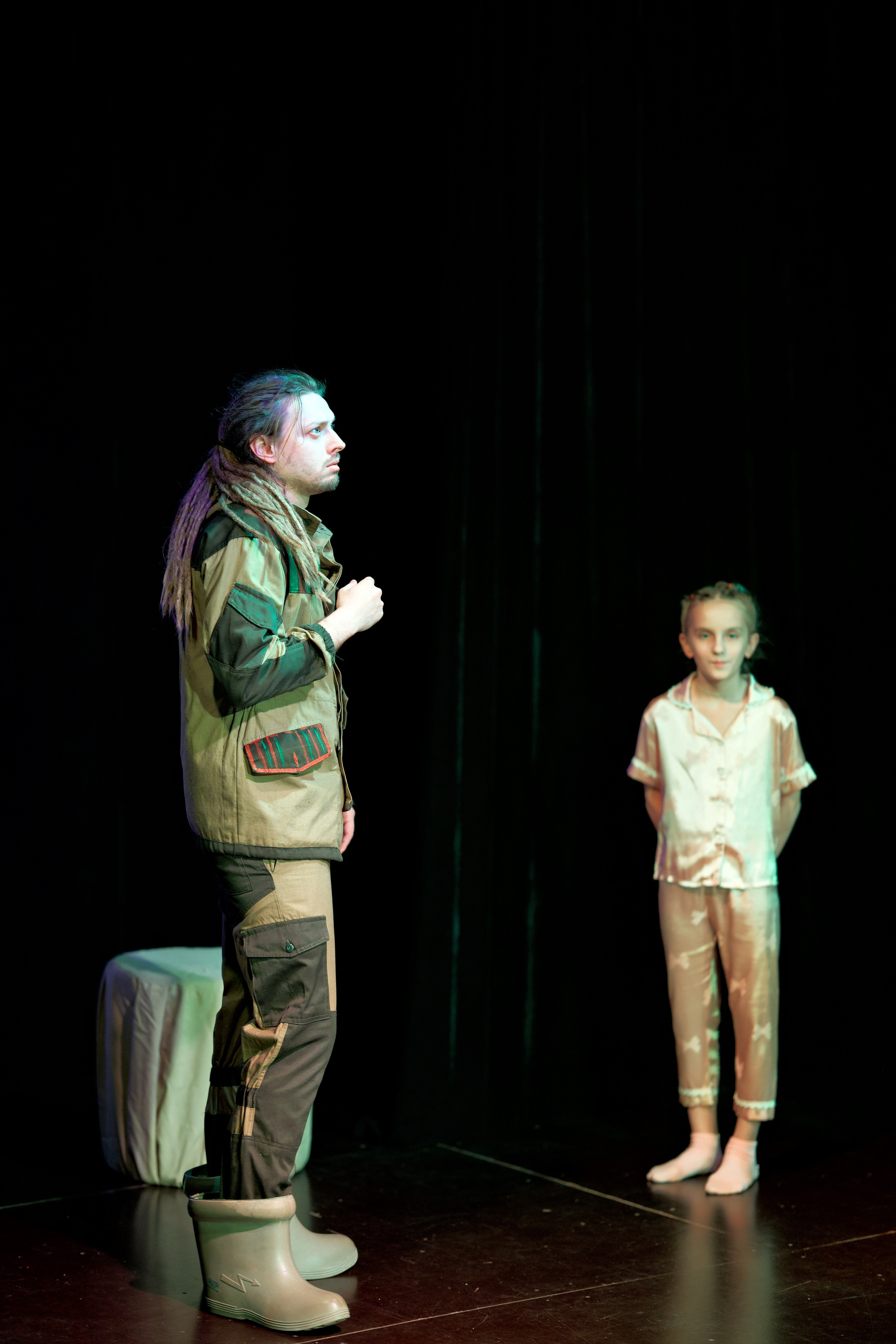 В шкафу с призраками. Фотограф Денис Болдинов. Москва