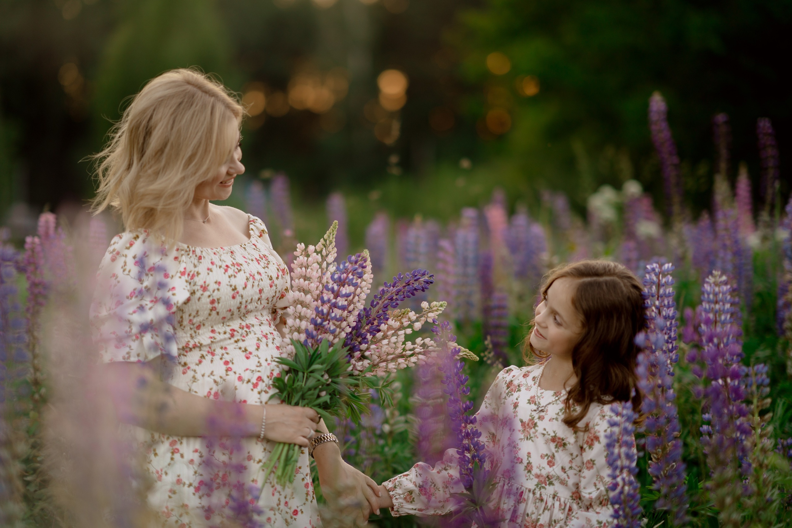 Ульяна с мамой Лизой в нежной фотосессии на природе. Семейный и детский фотограф в Сергиев Посаде, Хотьково Якимчук Любовь
