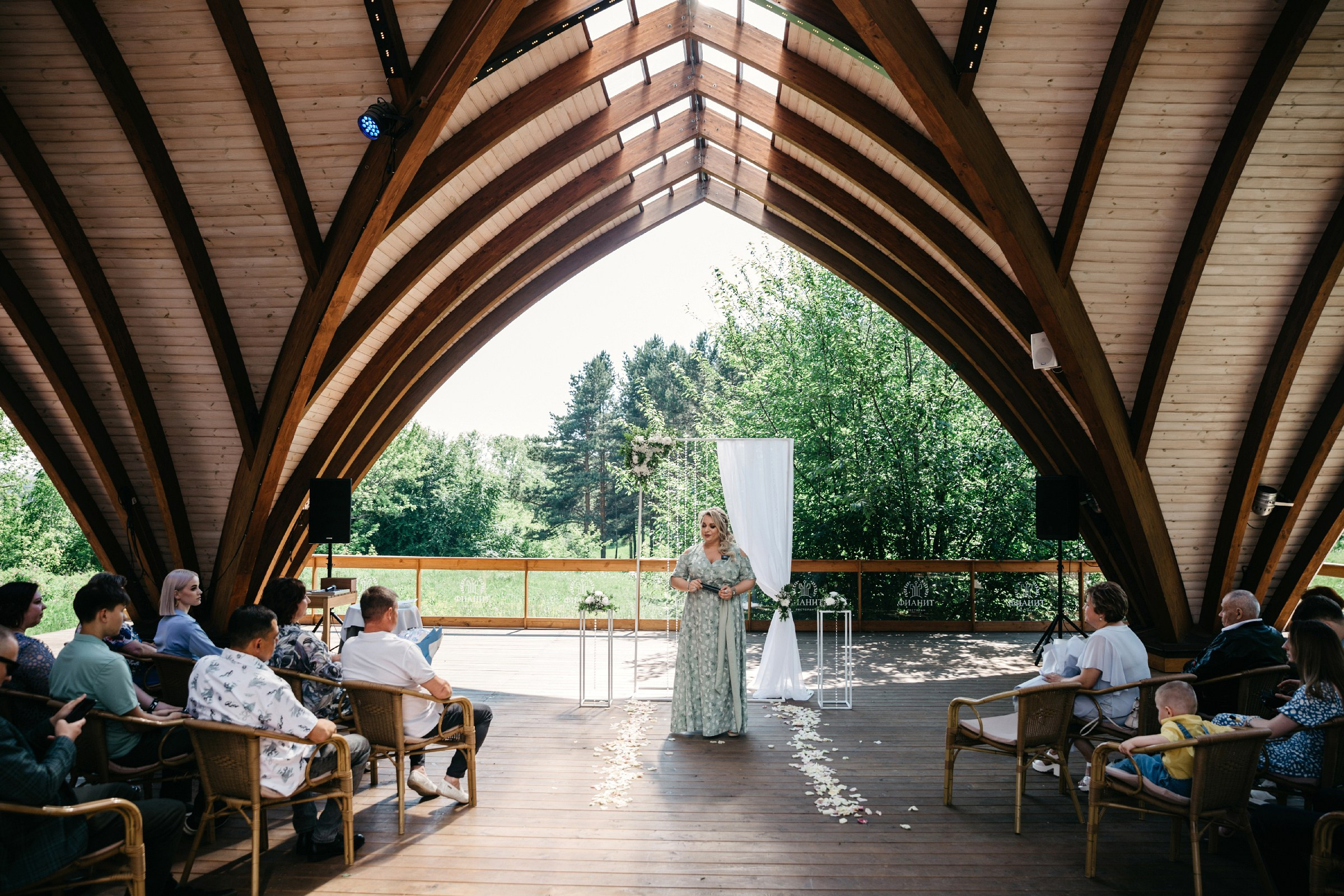 Виктор и Юлия. Свадебный фотограф Иркутск, репортажный фотограф Иркутск