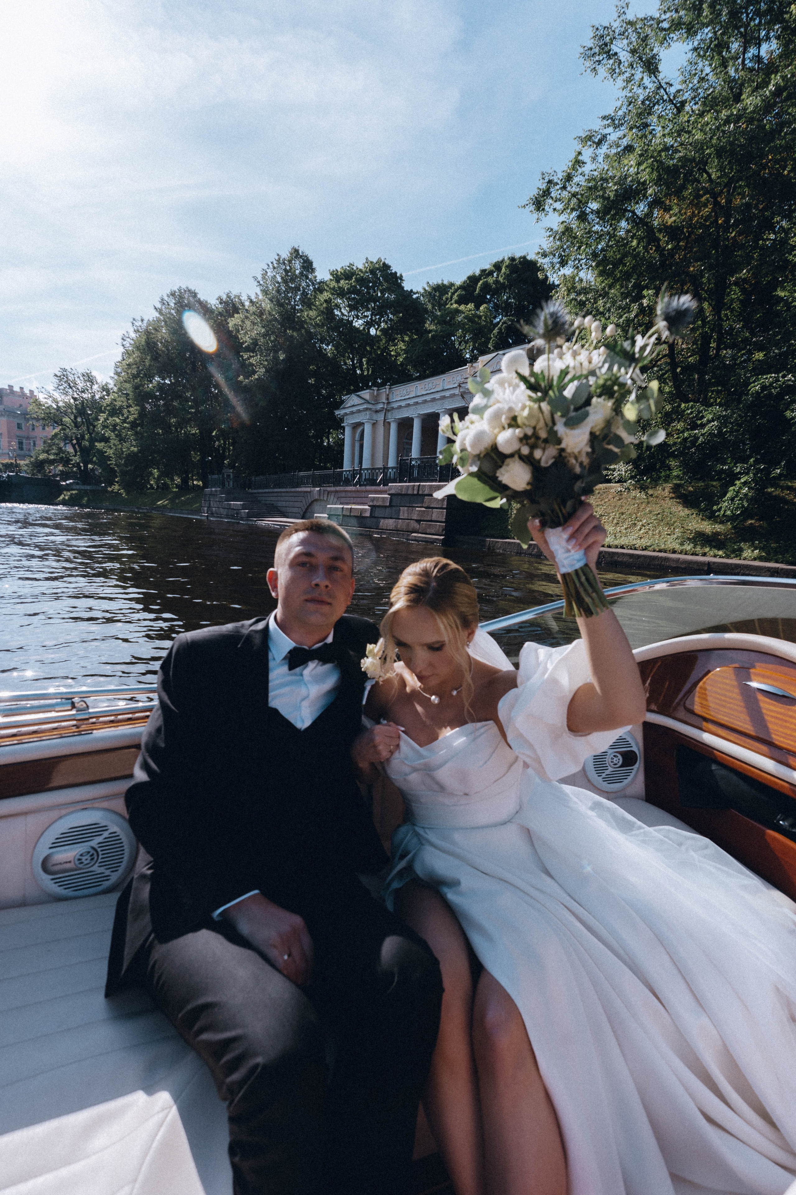 СВАДЕНБНАЯ СЬЕМКА НА КАТЕРЕ ПО КАНАЛАМ САНКТ-ПЕТЕРБУРГА И В АКВАТОРИИ НЕВЫ. Профессиональный фотограф, Санкт-Петербург — Виктория Богомолова