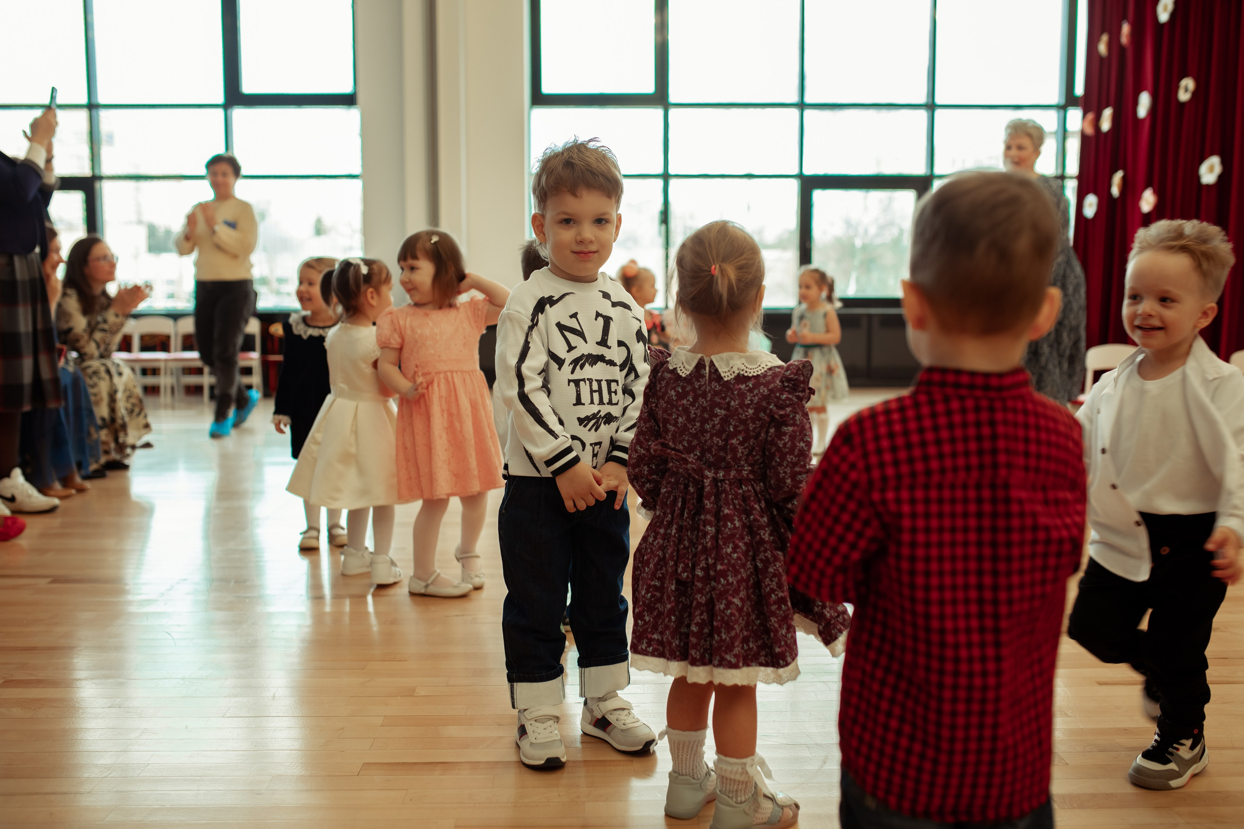 Праздник весны в детском саду. Семейный и детский фотограф в Москве Дорогова Екатерина