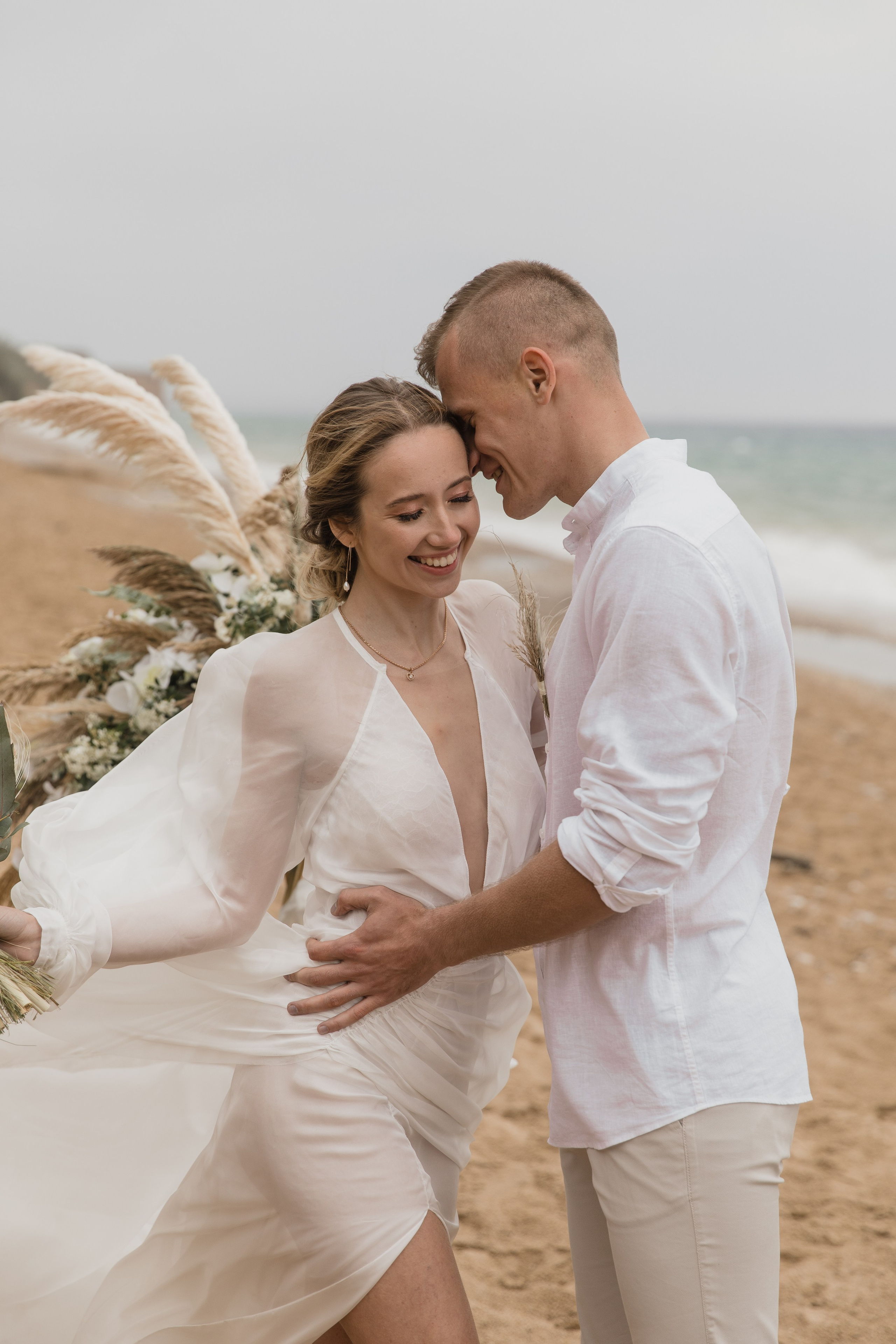 На берегу моря…. СВАДЕБНЫЙ ФОТОГРАФ В КРЫМУ И СЕВАСТОПОЛЕ